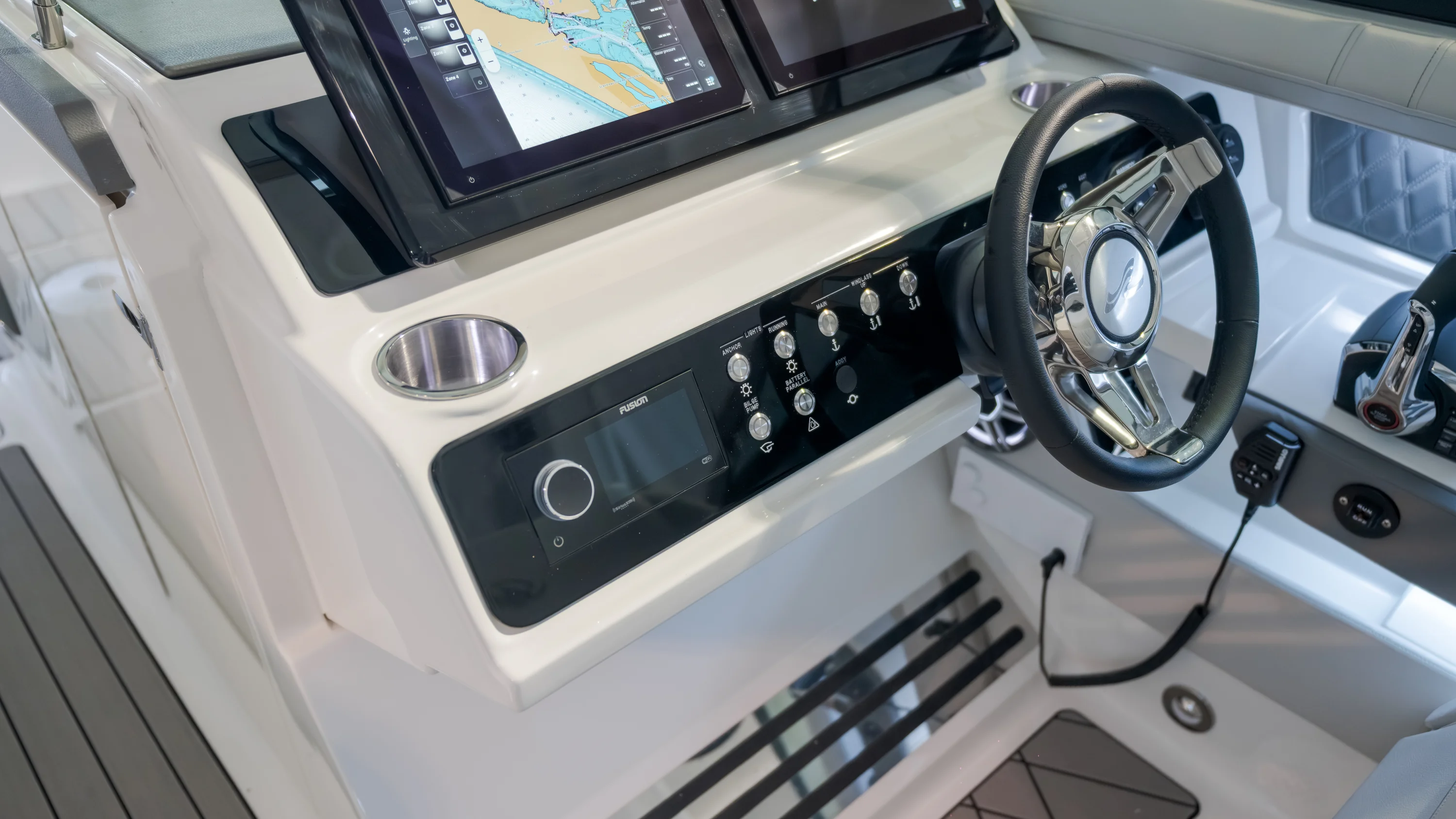 2026 Sea Ray SLX 310 Outboard Image Thumbnail #17