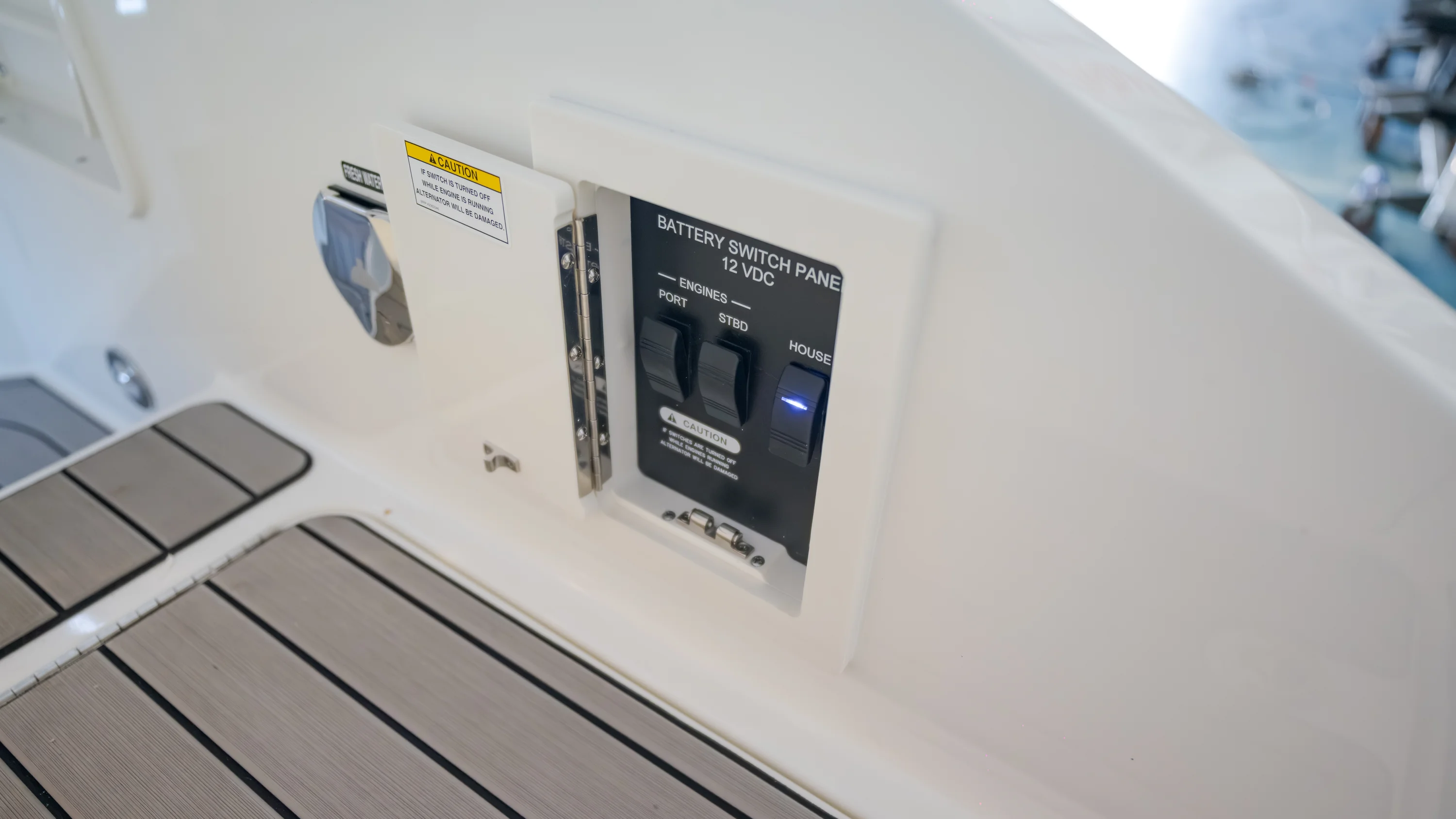 2026 Sea Ray SLX 310 Outboard Image Thumbnail #34