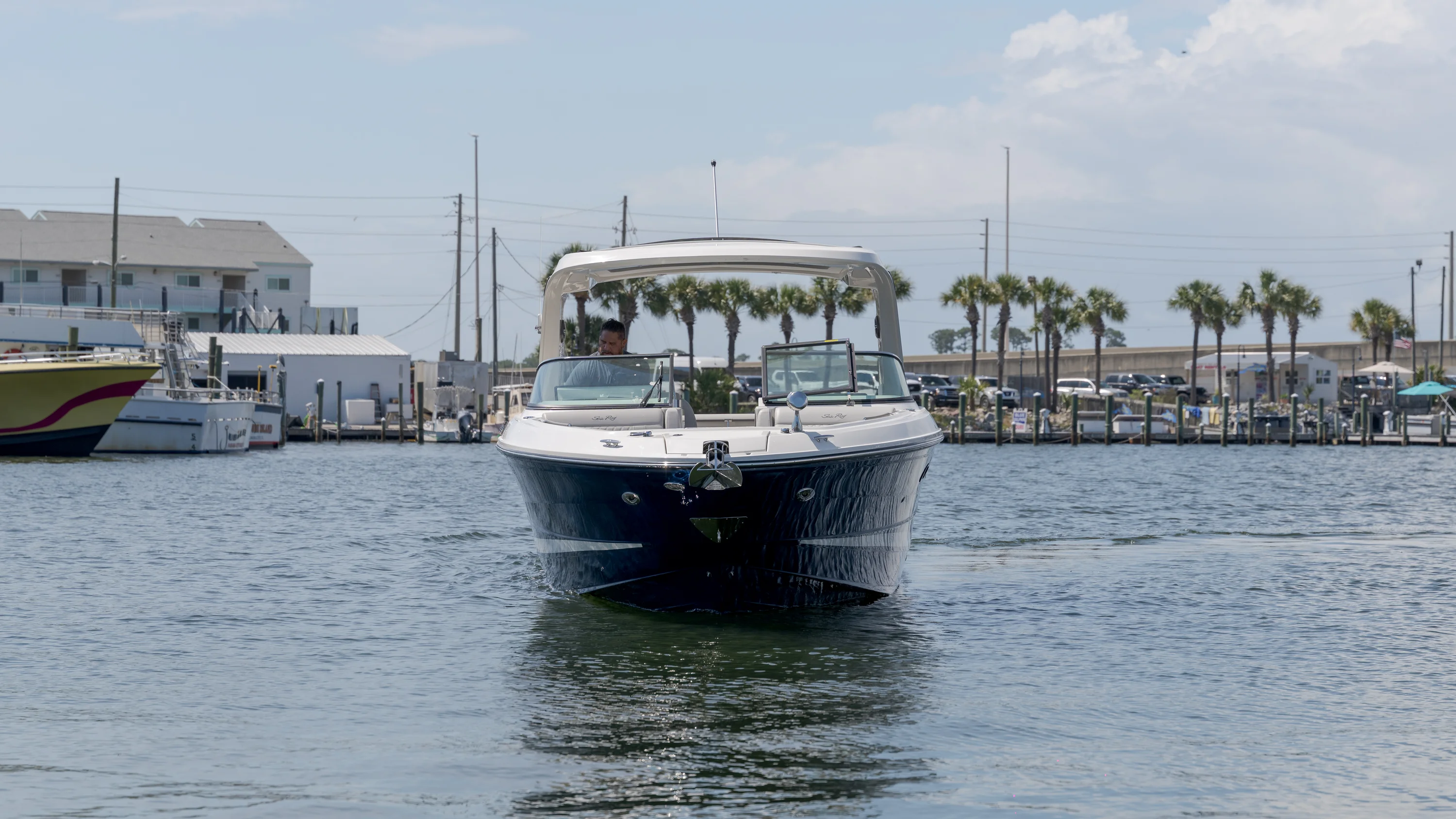 2026 Sea Ray SLX 310 Outboard Image Thumbnail #3