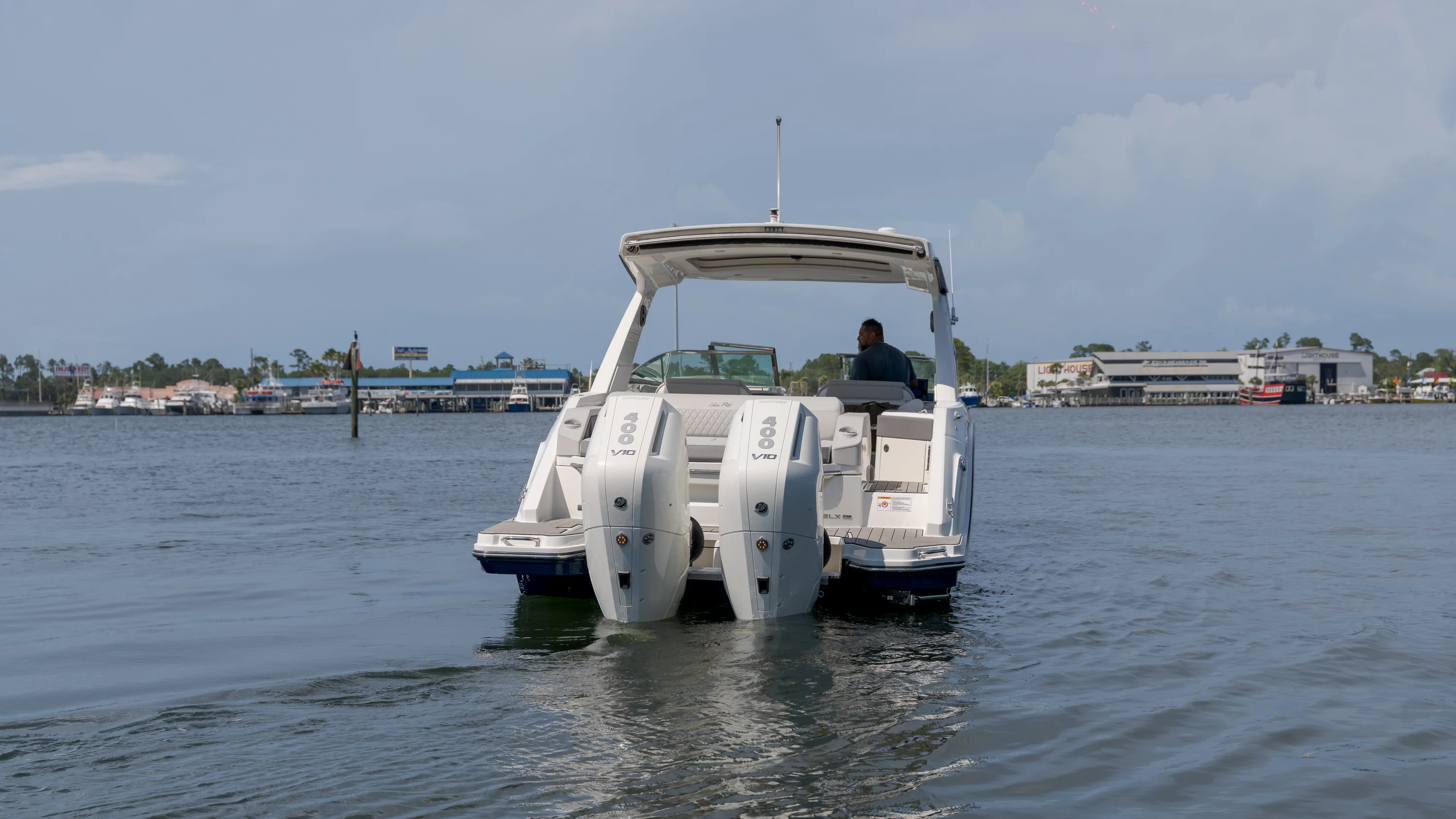 2026 Sea Ray SLX 310 Outboard Image Thumbnail #7