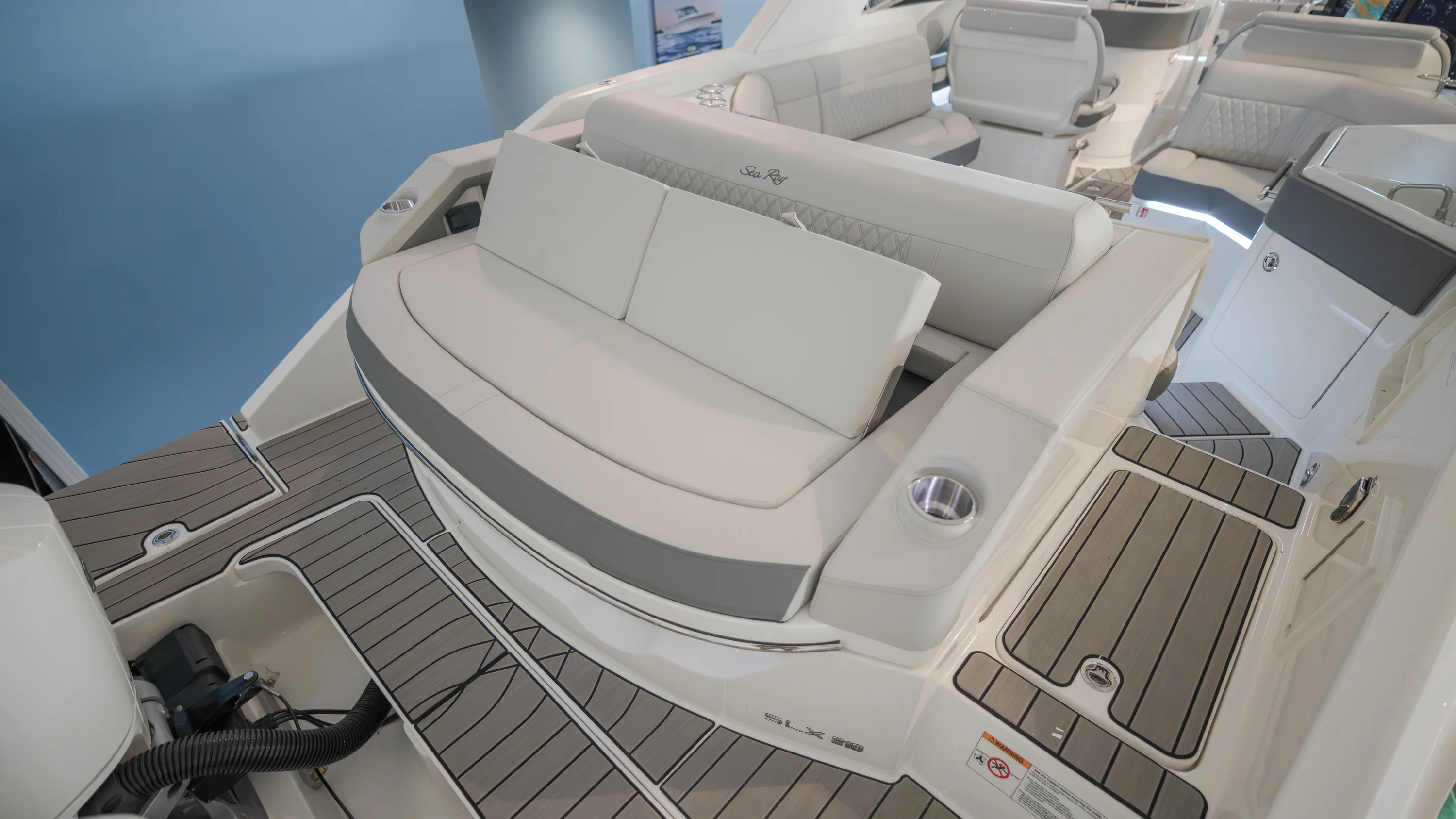 2026 Sea Ray SLX 310 Outboard Image Thumbnail #36