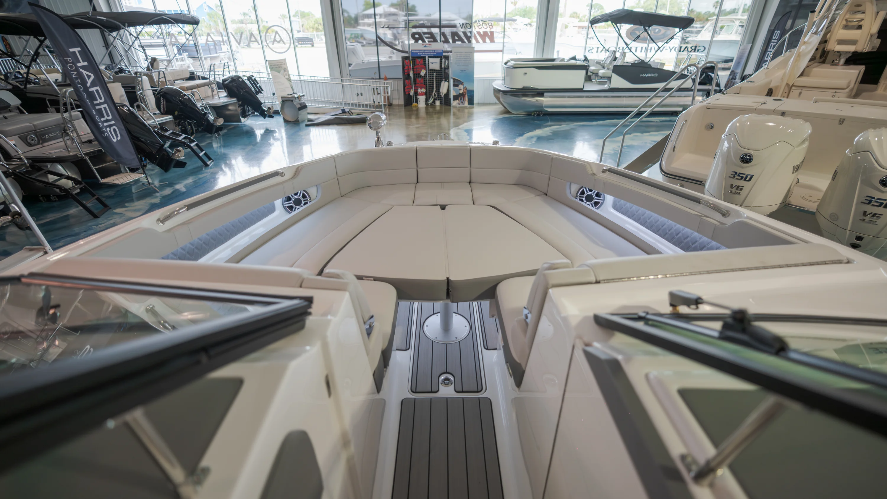 2026 Sea Ray SLX 310 Outboard Image Thumbnail #11