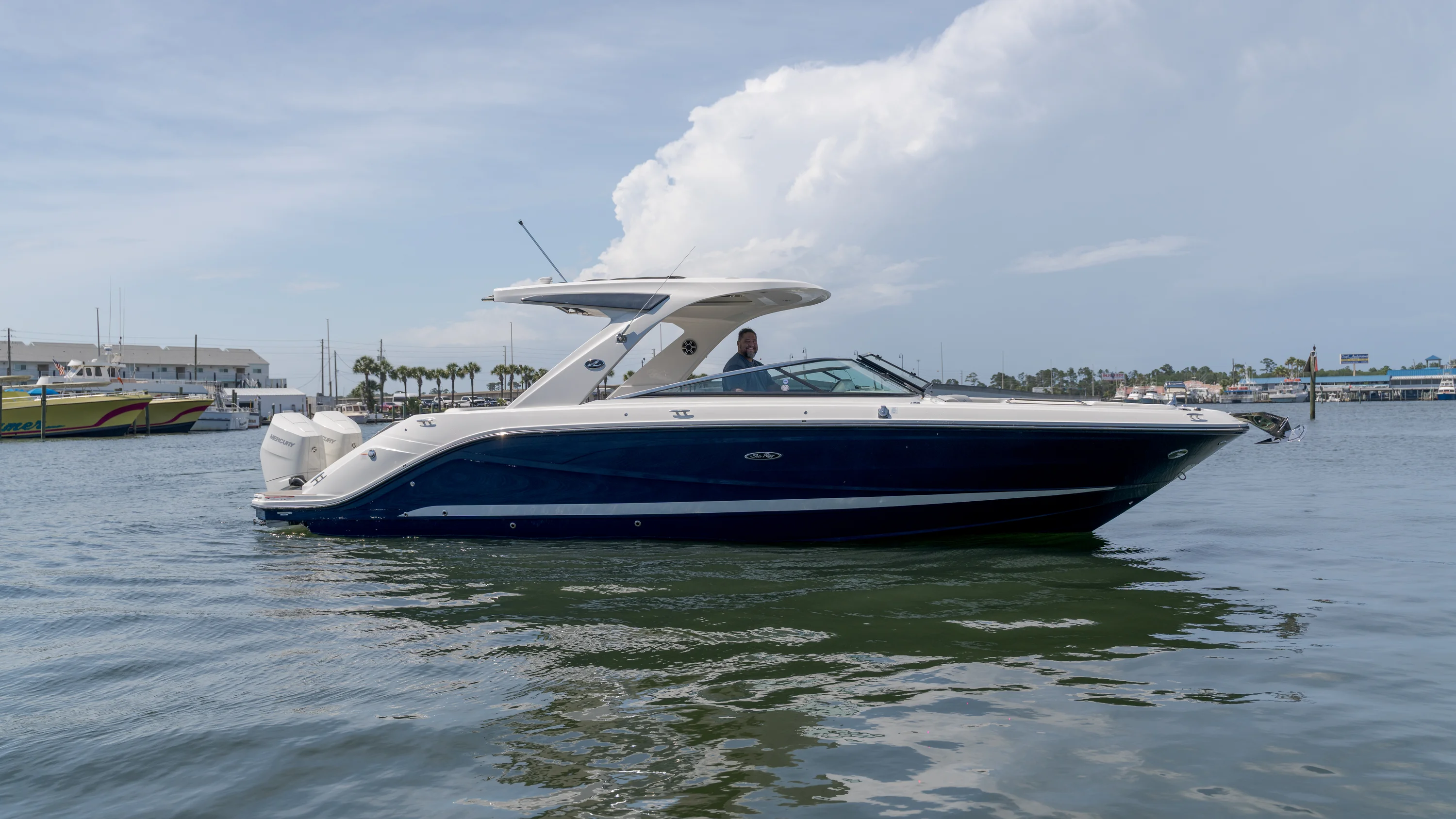 2026 Sea Ray SLX 310 Outboard Image Thumbnail #5