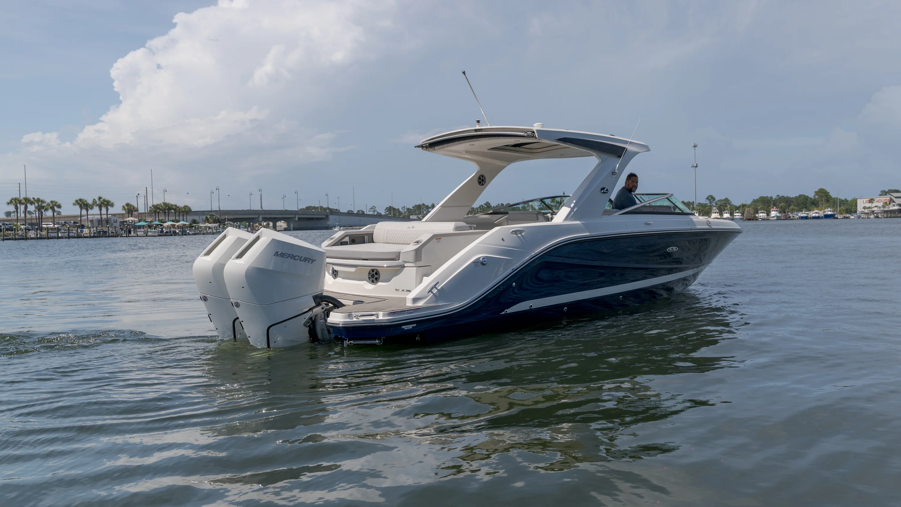 2026 Sea Ray SLX 310 Outboard Image Thumbnail #6