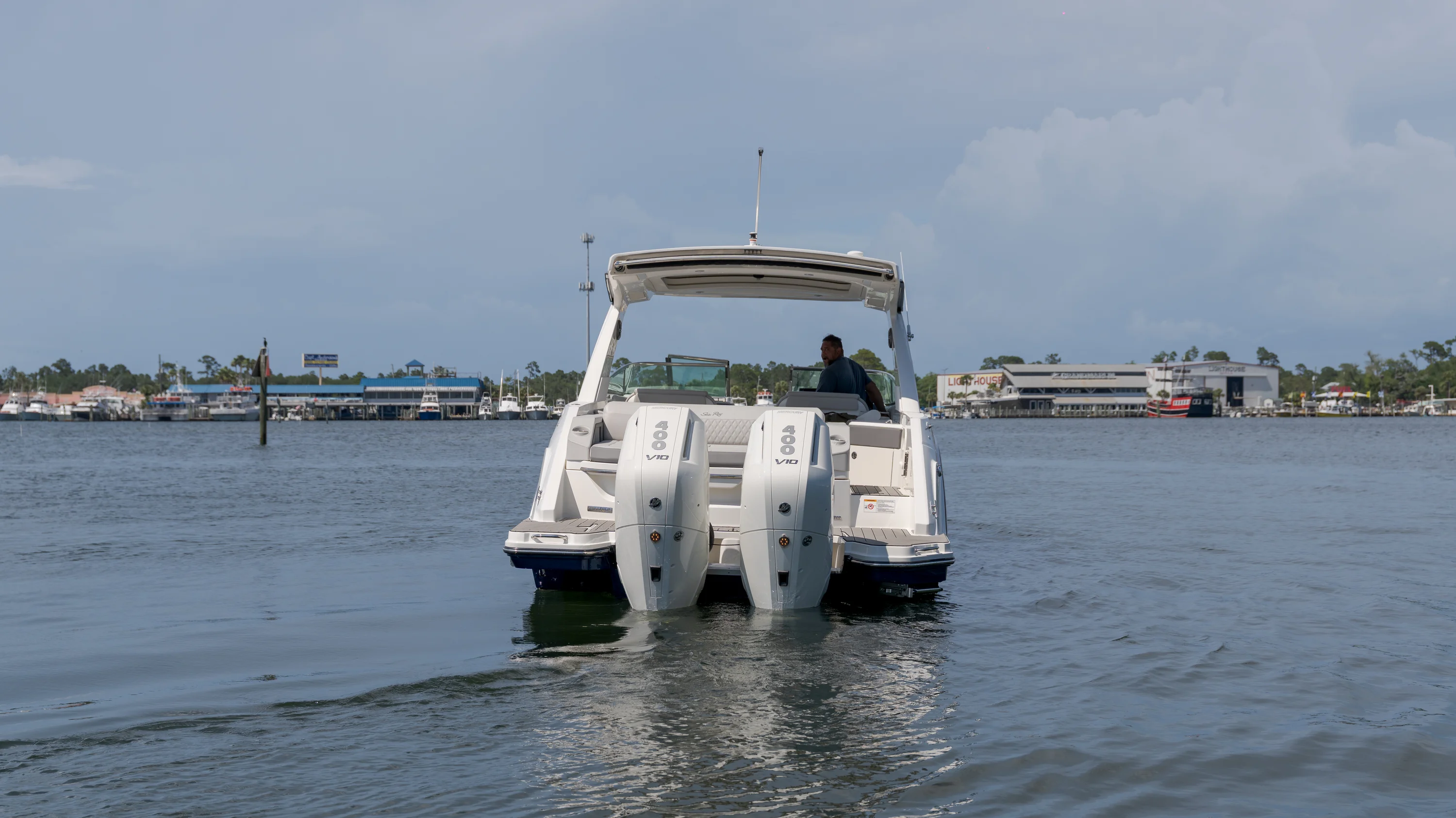 2026 Sea Ray SLX 310 Outboard Image Thumbnail #8
