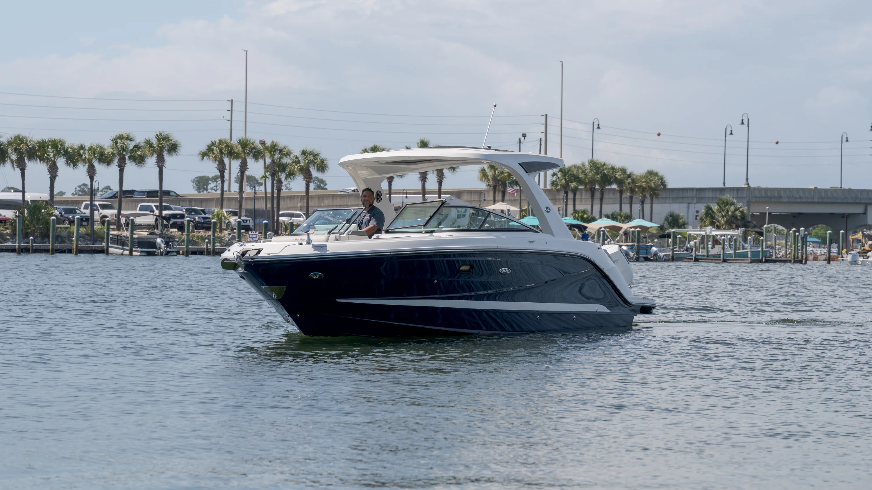 2026 Sea Ray SLX 310 Outboard Image Thumbnail #2