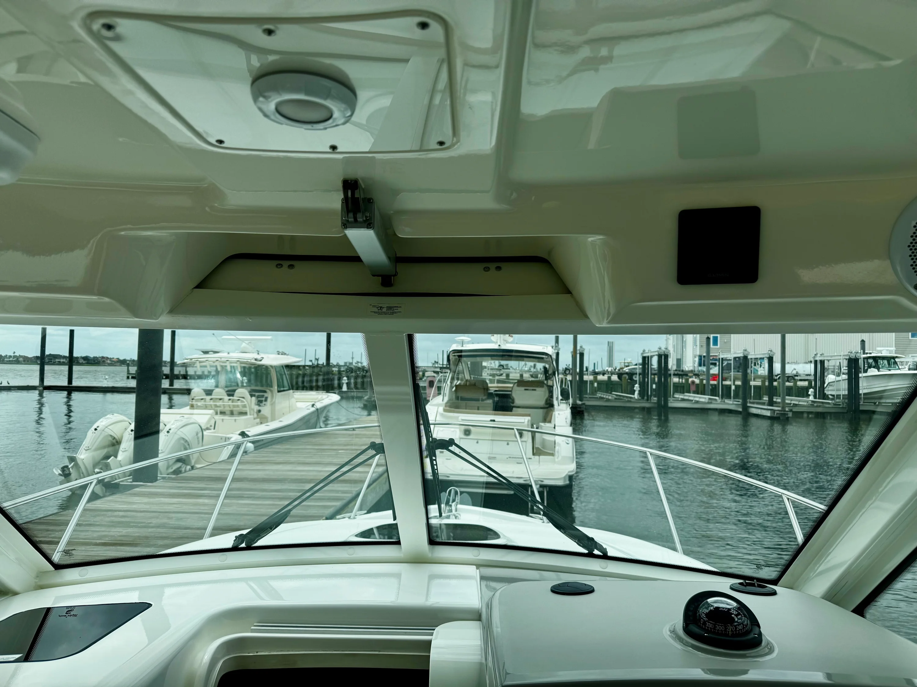 2016 Boston Whaler 315 CONQUEST Image Thumbnail #17