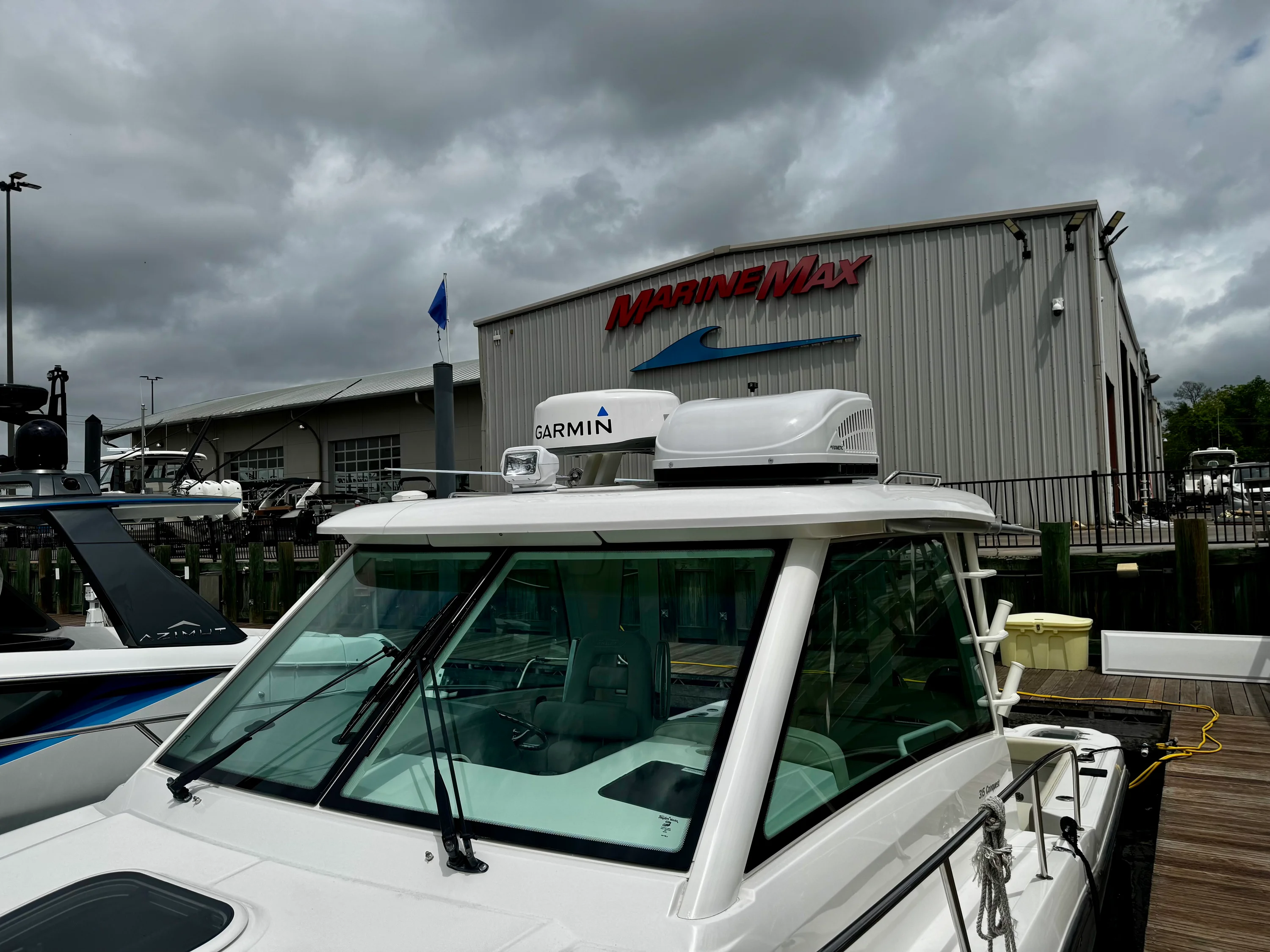 2016 Boston Whaler 315 CONQUEST Image Thumbnail #2