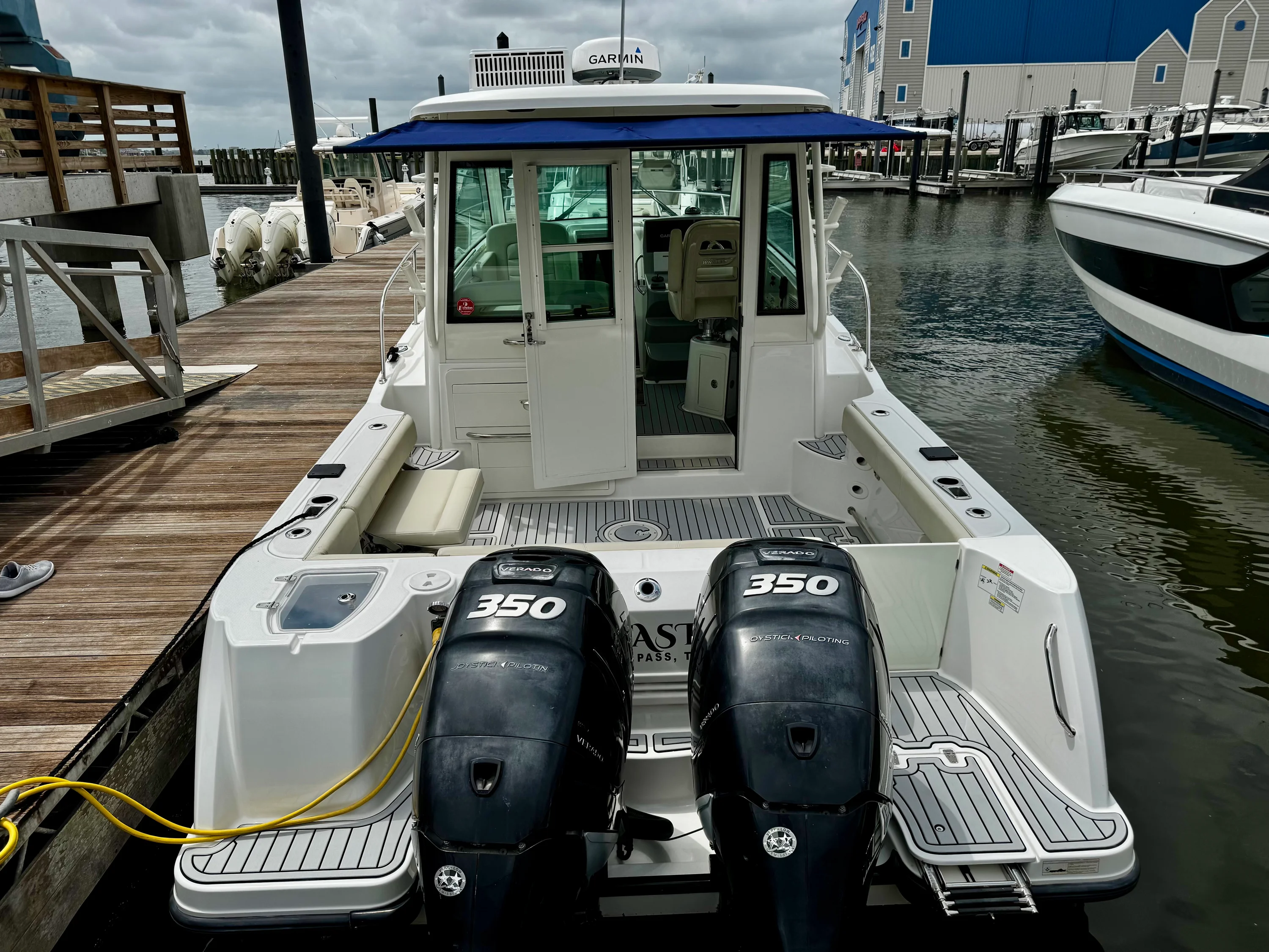 2016 Boston Whaler 315 CONQUEST Image Thumbnail #4