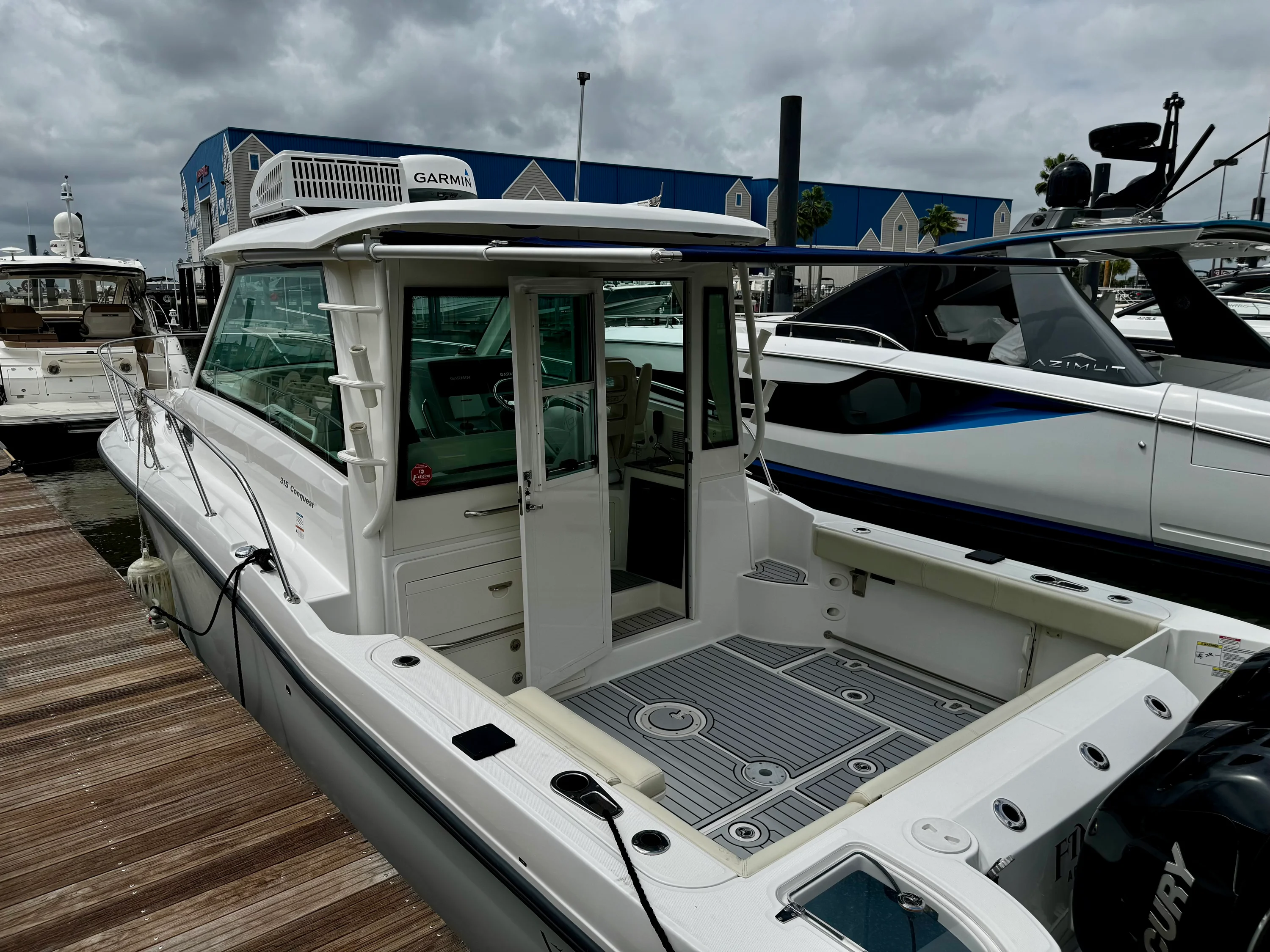 2016 Boston Whaler 315 CONQUEST Image Thumbnail #5