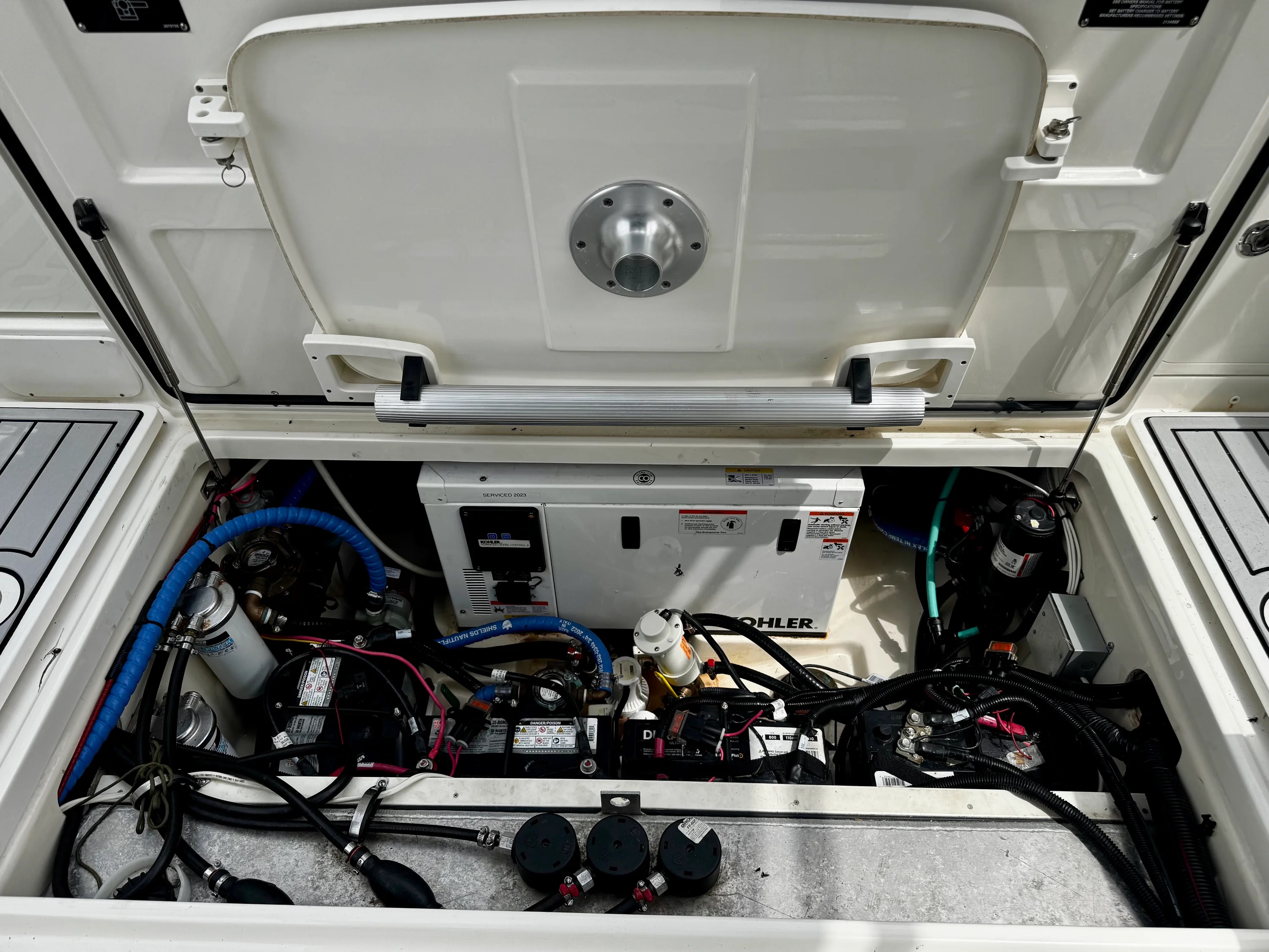 2016 Boston Whaler 315 CONQUEST Image Thumbnail #23