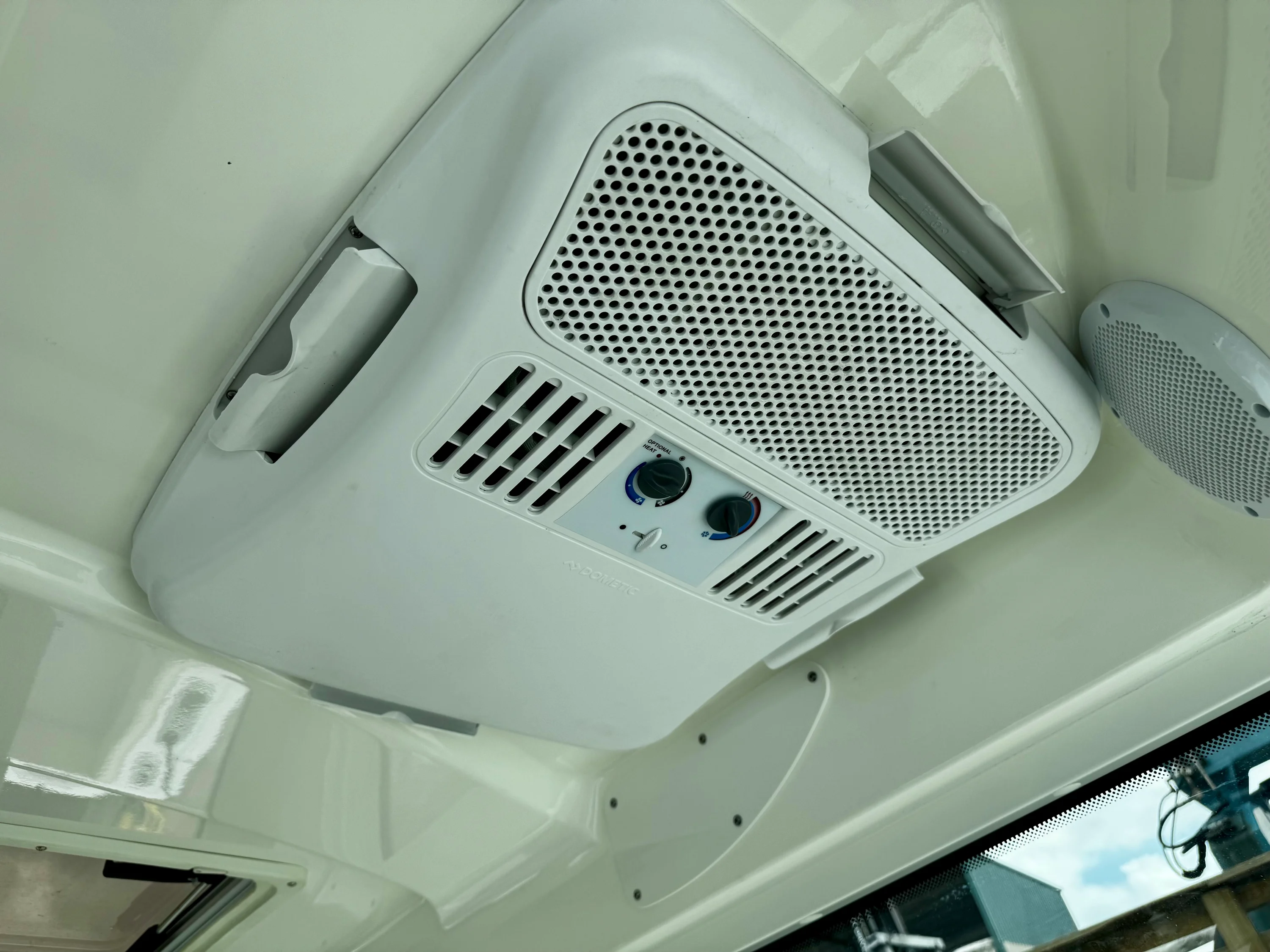 2016 Boston Whaler 315 CONQUEST Image Thumbnail #10