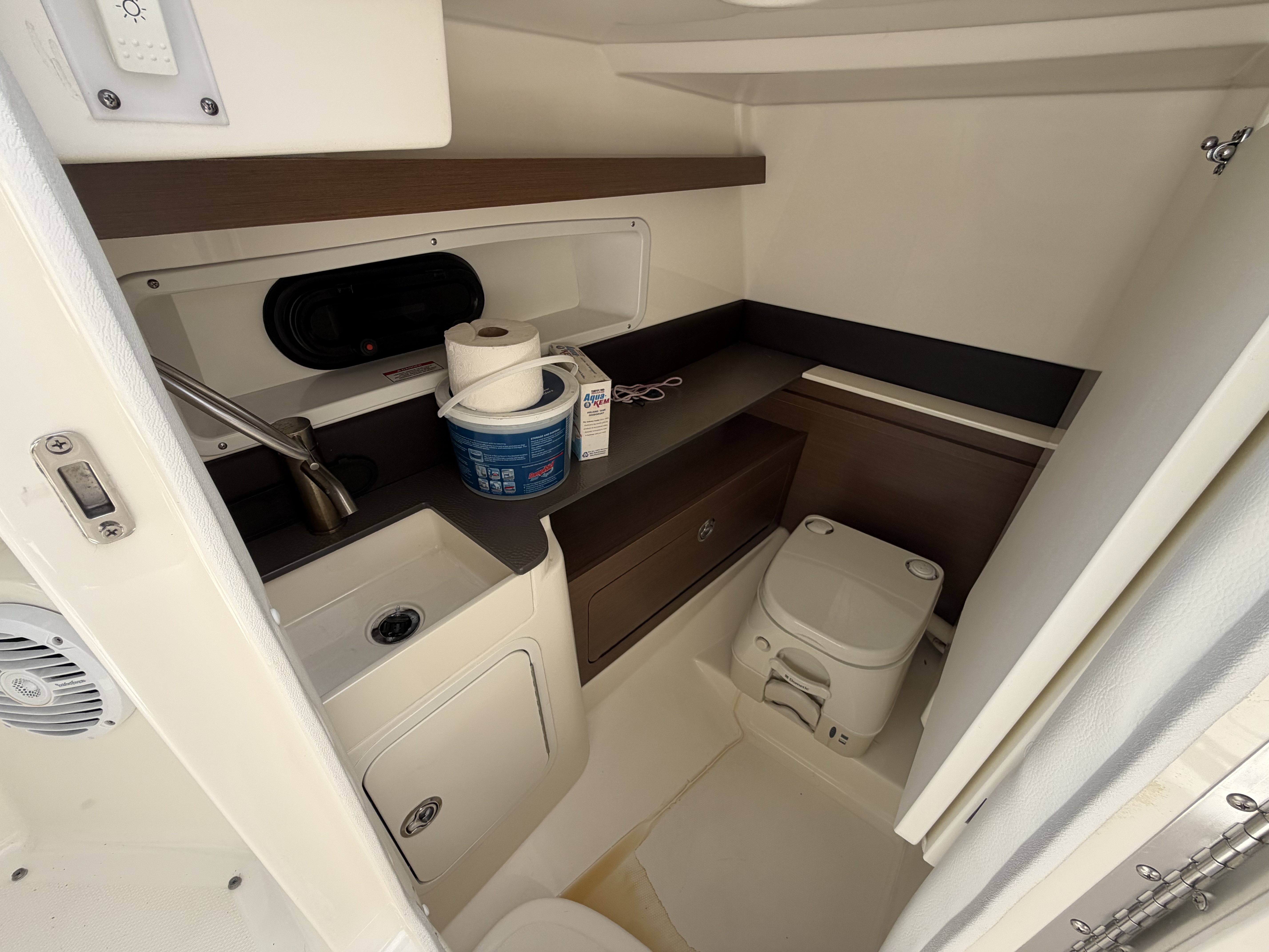 2017 Sea Ray SDX 290 OB Deck for sale - YachtWorld