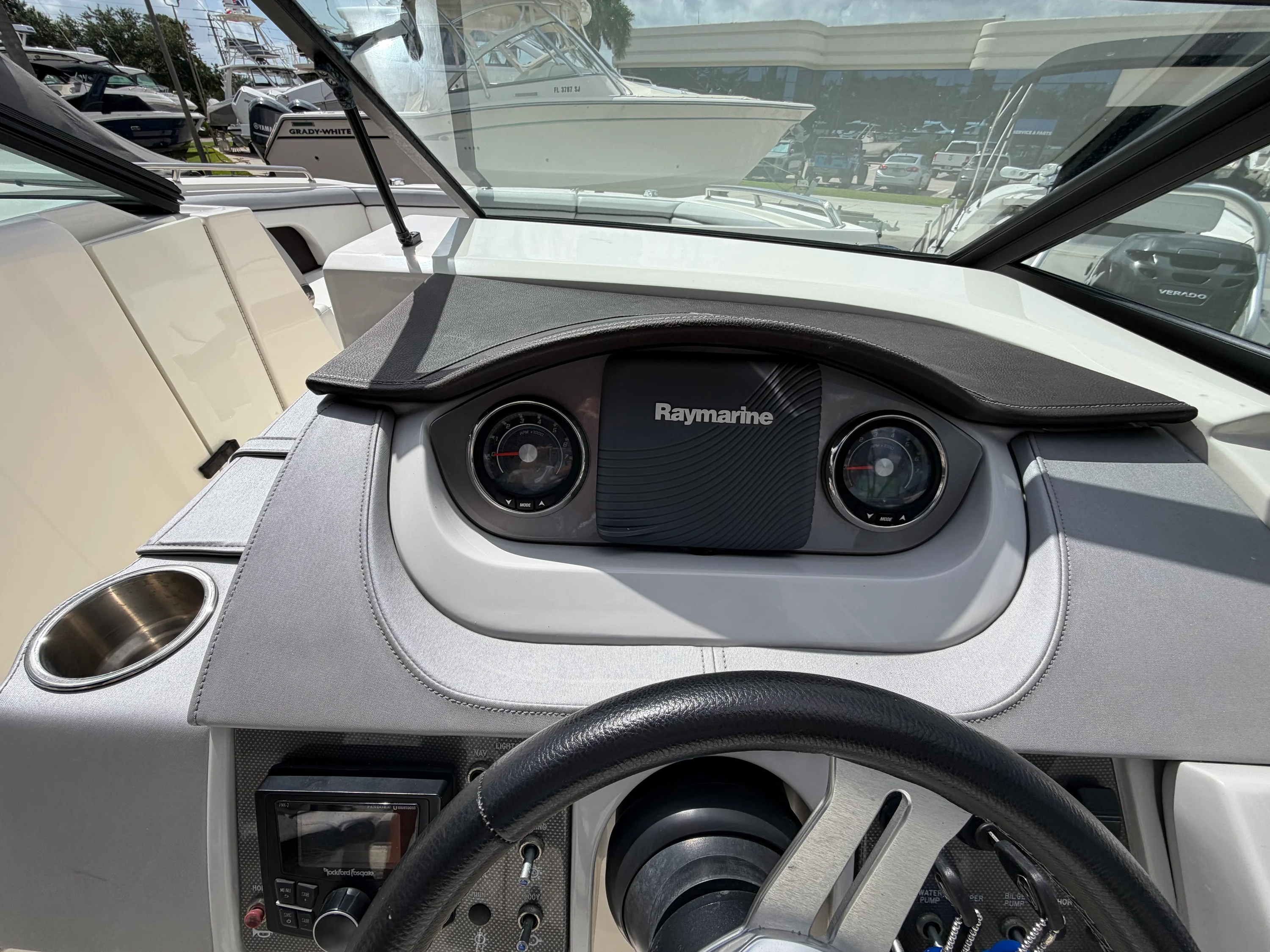 2017 Sea Ray SDX 290 OB Image Thumbnail #16