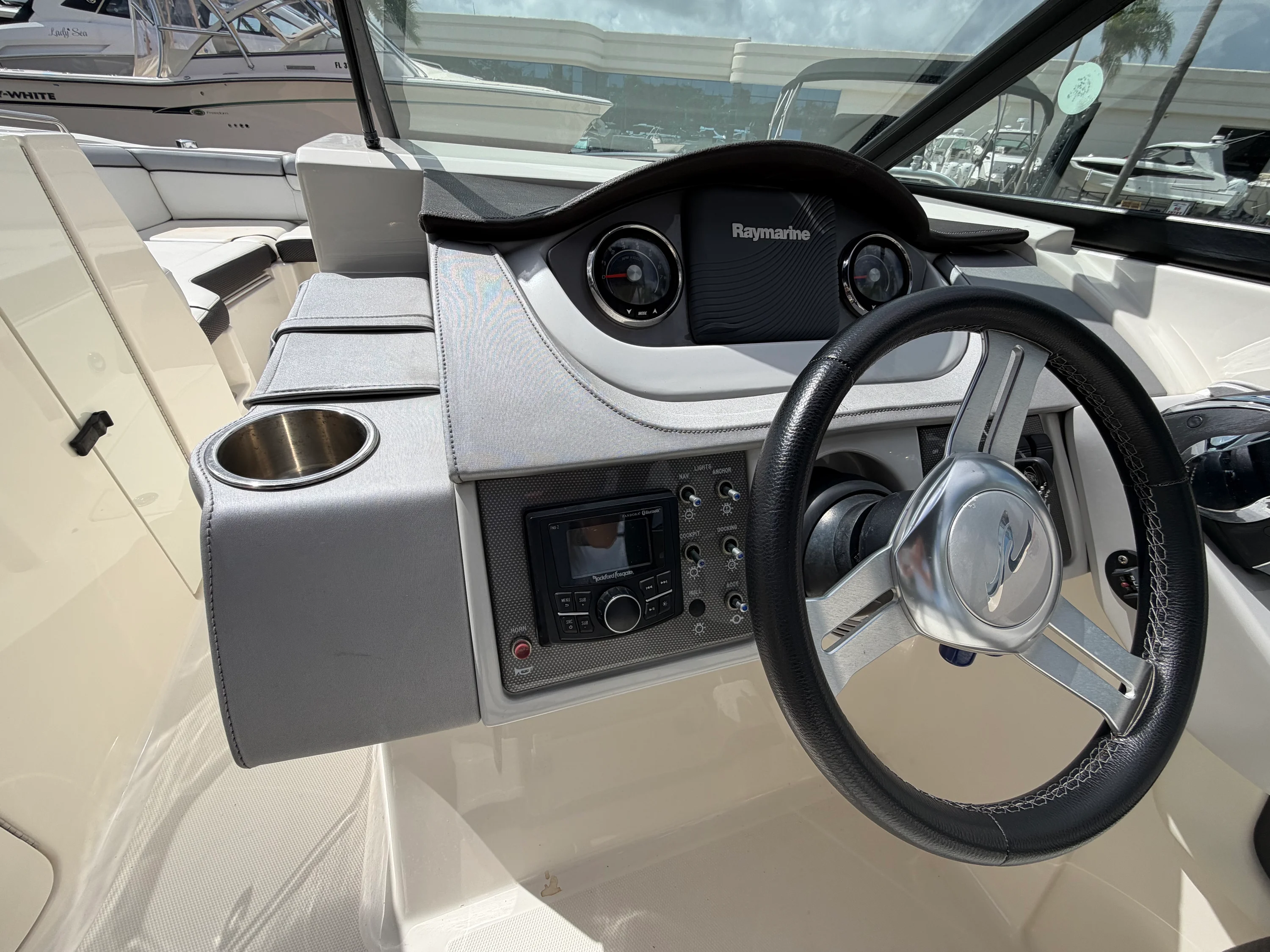 2017 Sea Ray SDX 290 OB Image Thumbnail #15