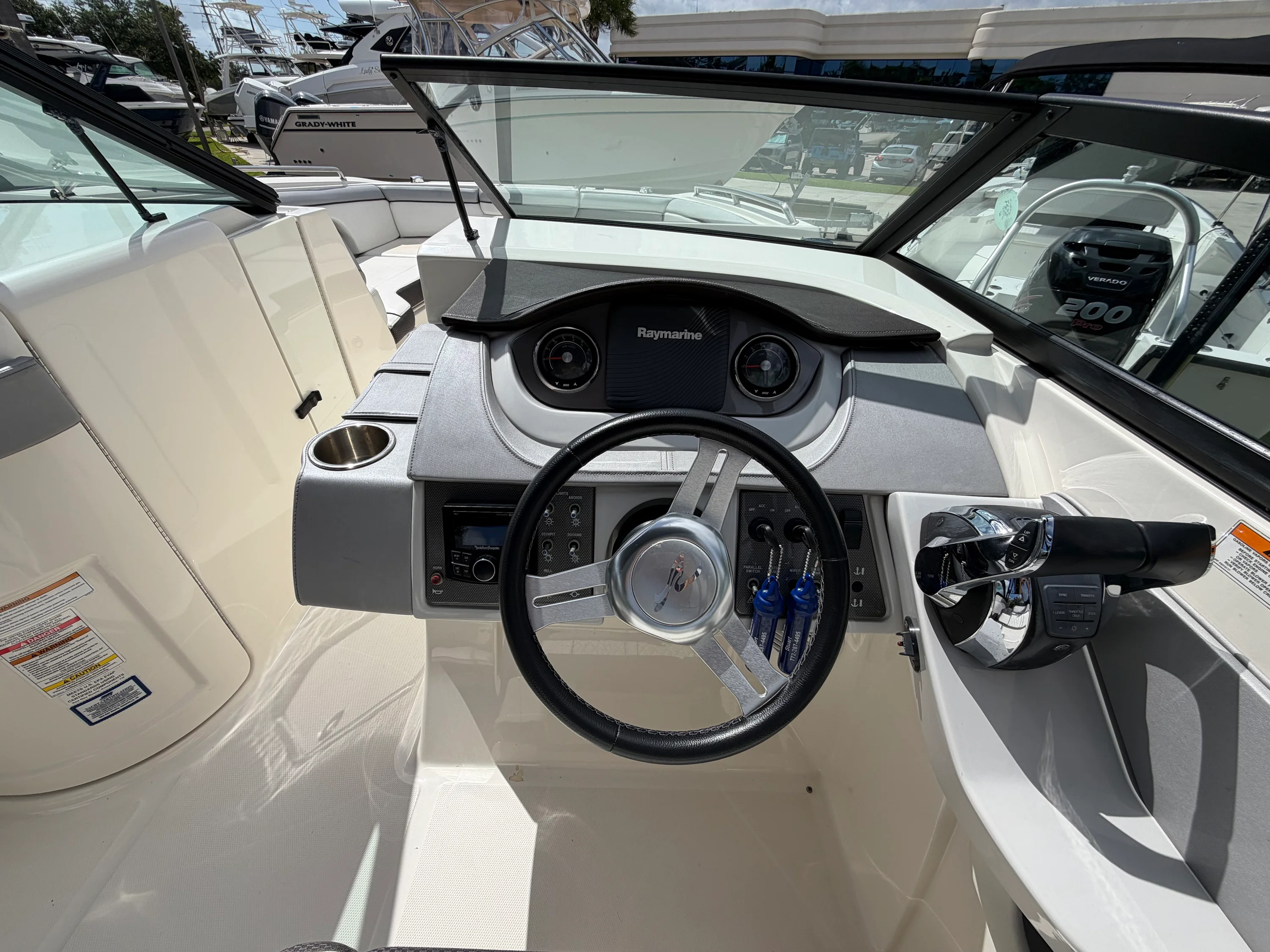2017 Sea Ray SDX 290 OB Image Thumbnail #13