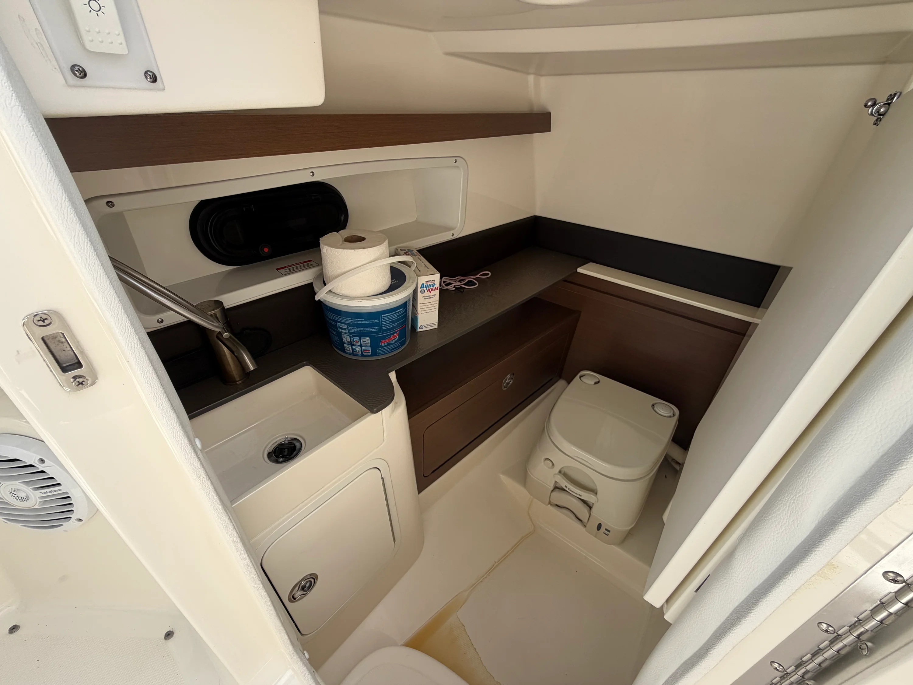 2017 Sea Ray SDX 290 OB Image Thumbnail #19