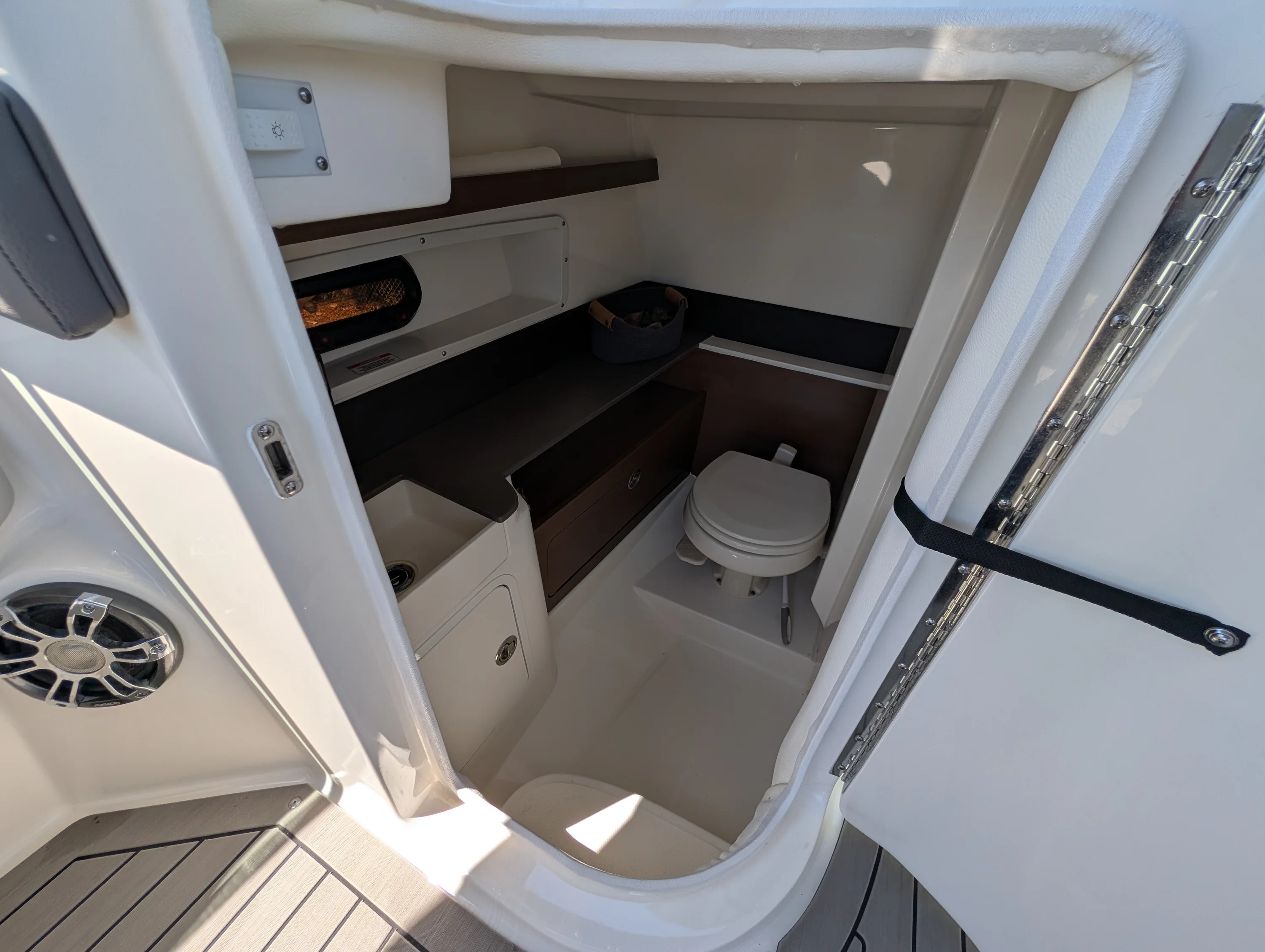 2022 Sea Ray 290 SD OB Image Thumbnail #12