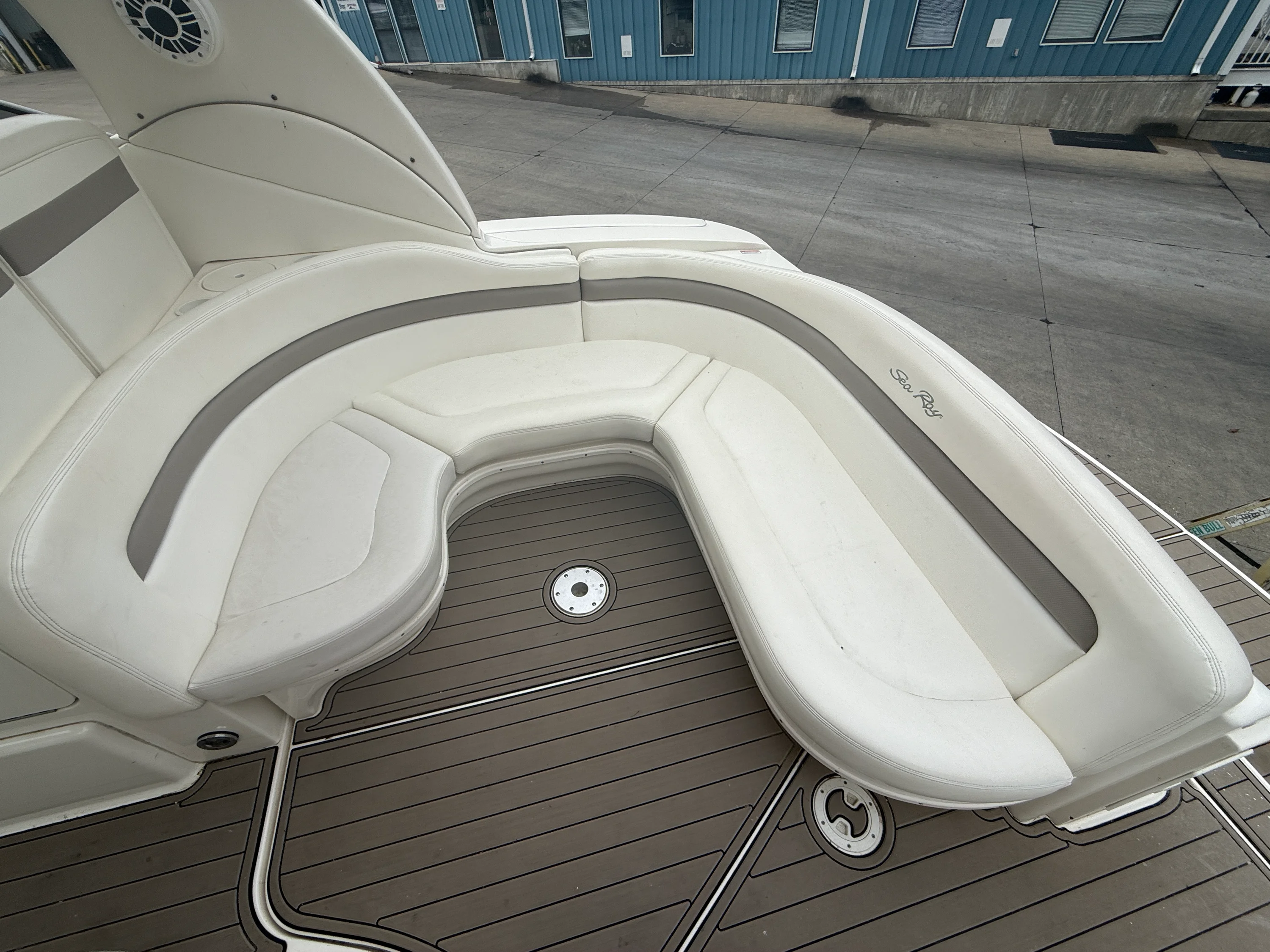 2003 Sea Ray Sundancer 320 Image Thumbnail #11