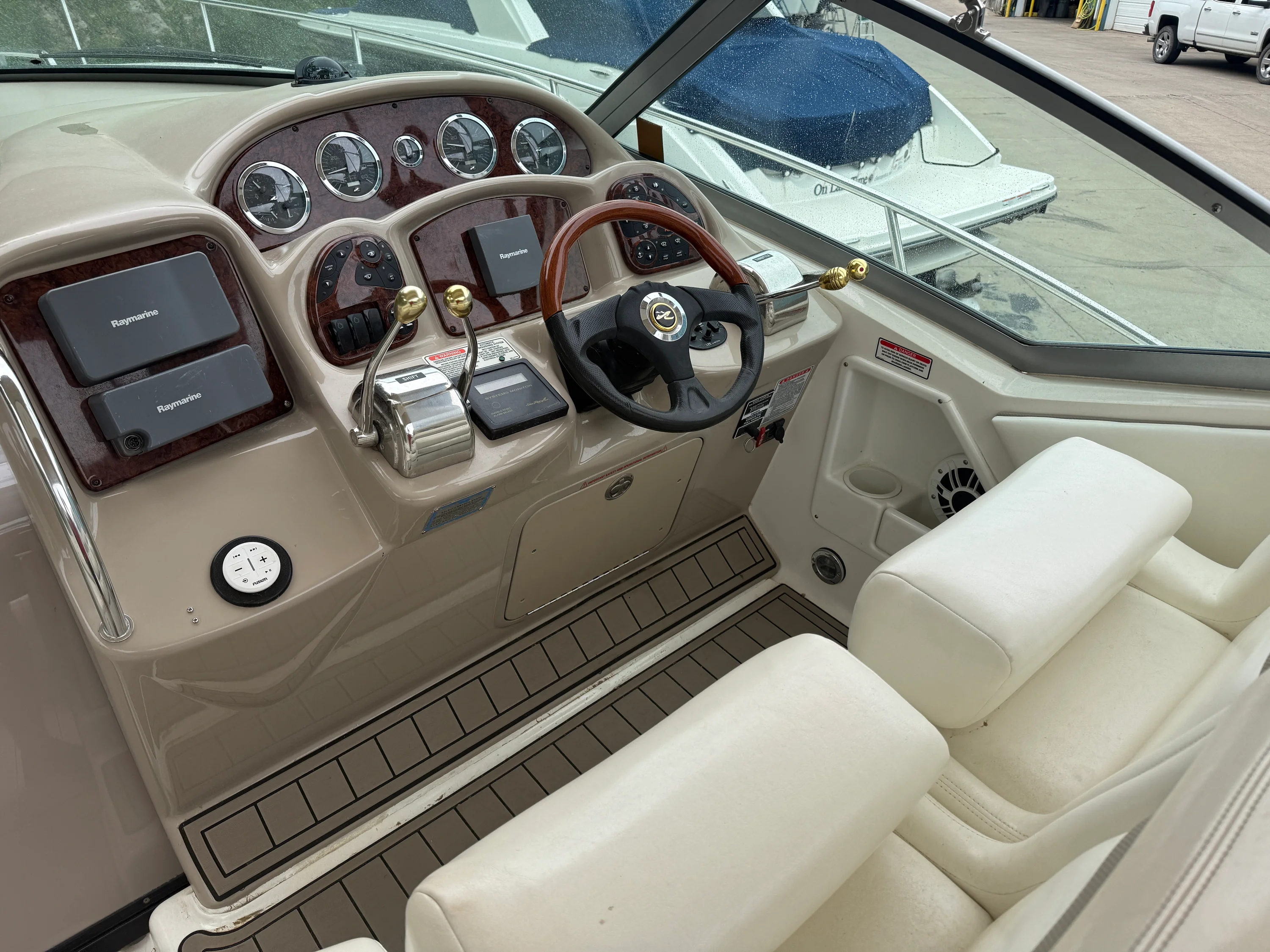 2003 Sea Ray Sundancer 320 Image Thumbnail #6