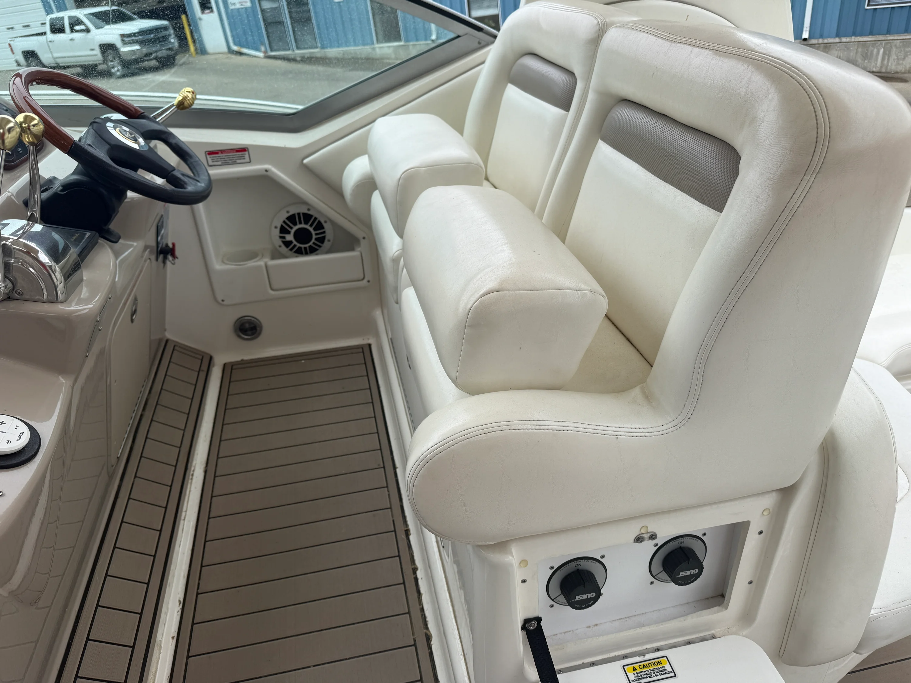 2003 Sea Ray Sundancer 320 Image Thumbnail #10