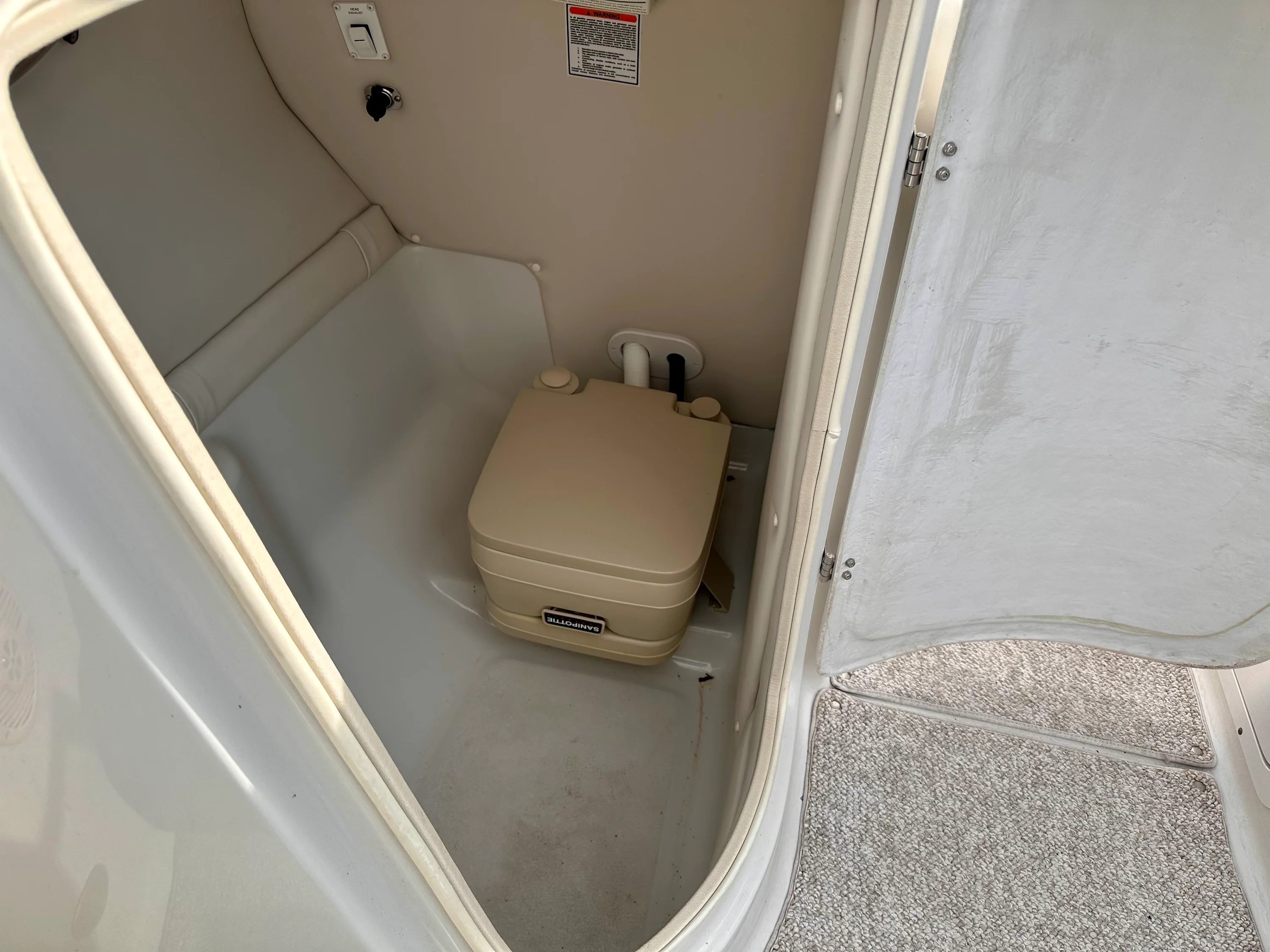 2005 Crownline 270 BR Image Thumbnail #23
