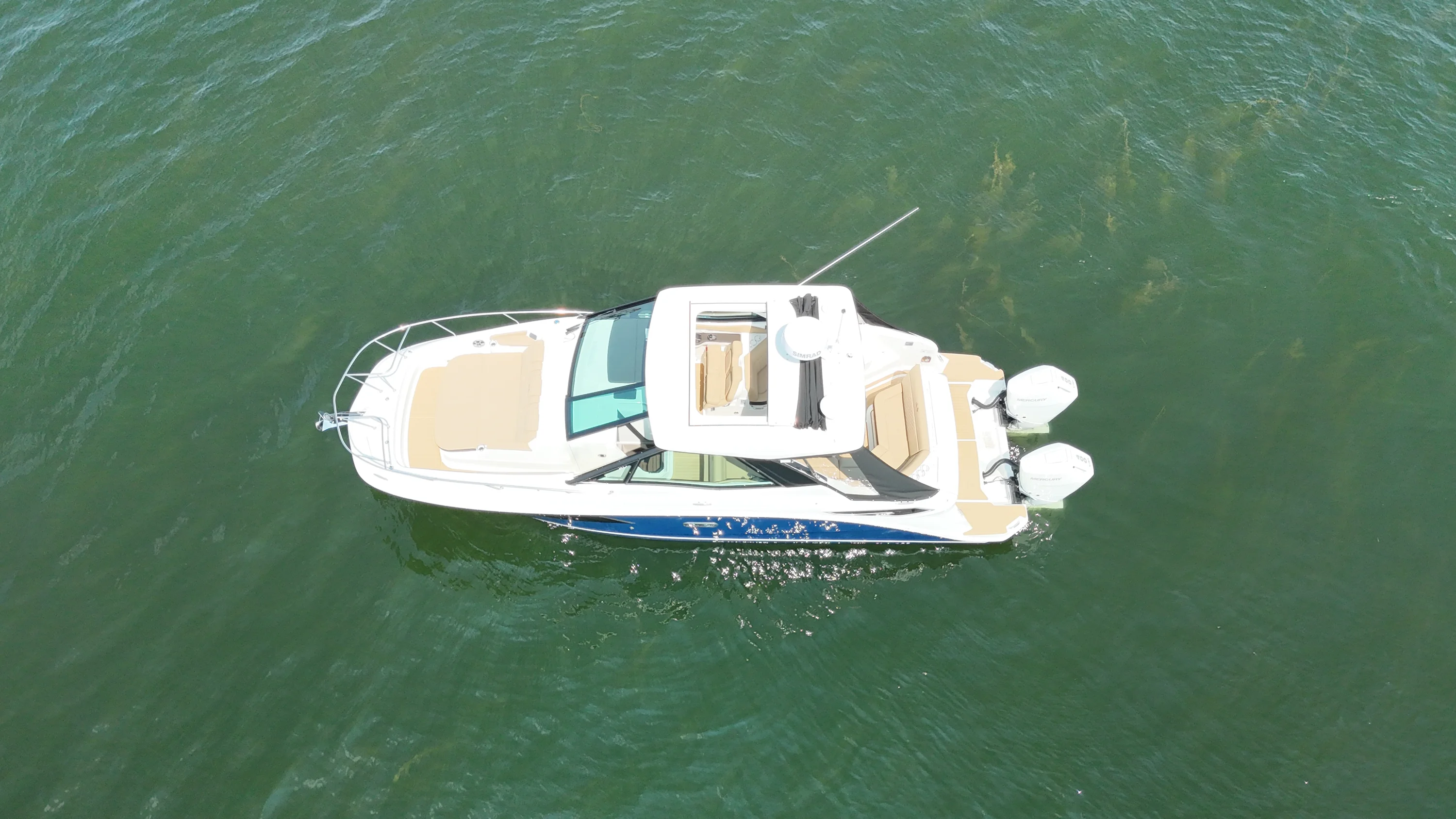 2026 Sea Ray Sundancer 320 Outboard Image Thumbnail #18