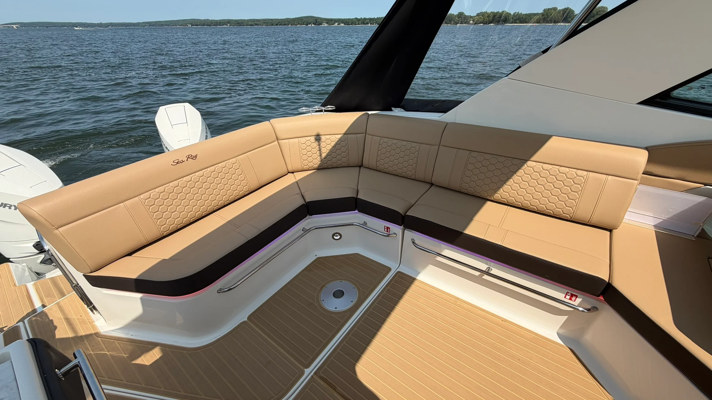 2026 Sea Ray Sundancer 320 Outboard Image Thumbnail #25