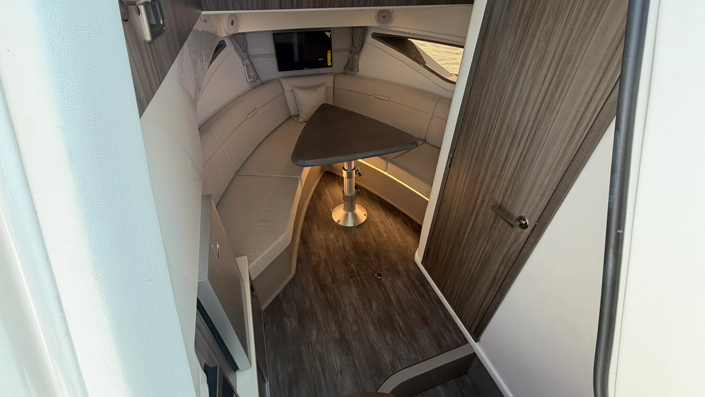 2026 Sea Ray Sundancer 320 Outboard Image Thumbnail #42