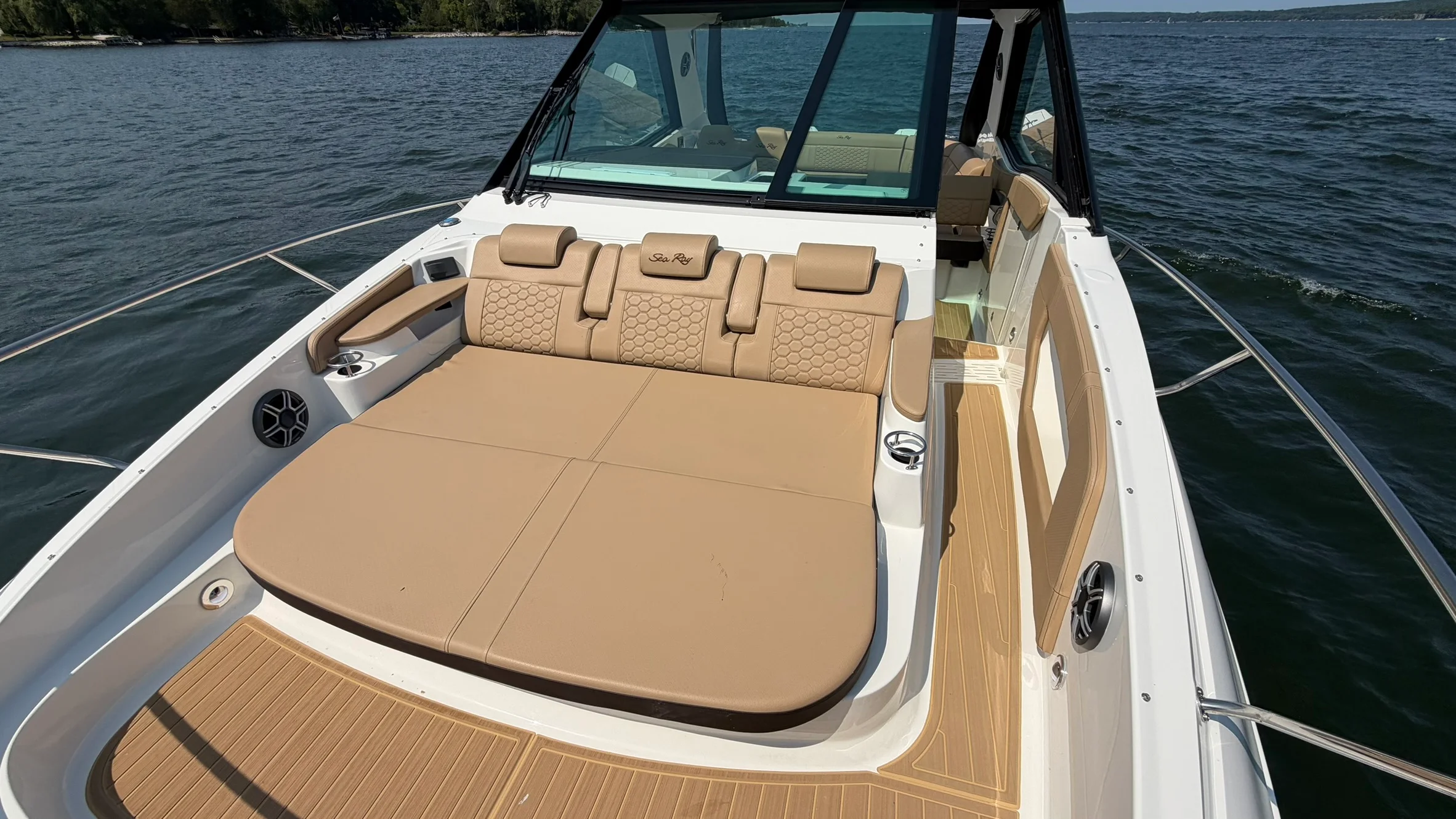 2026 Sea Ray Sundancer 320 Outboard Image Thumbnail #54