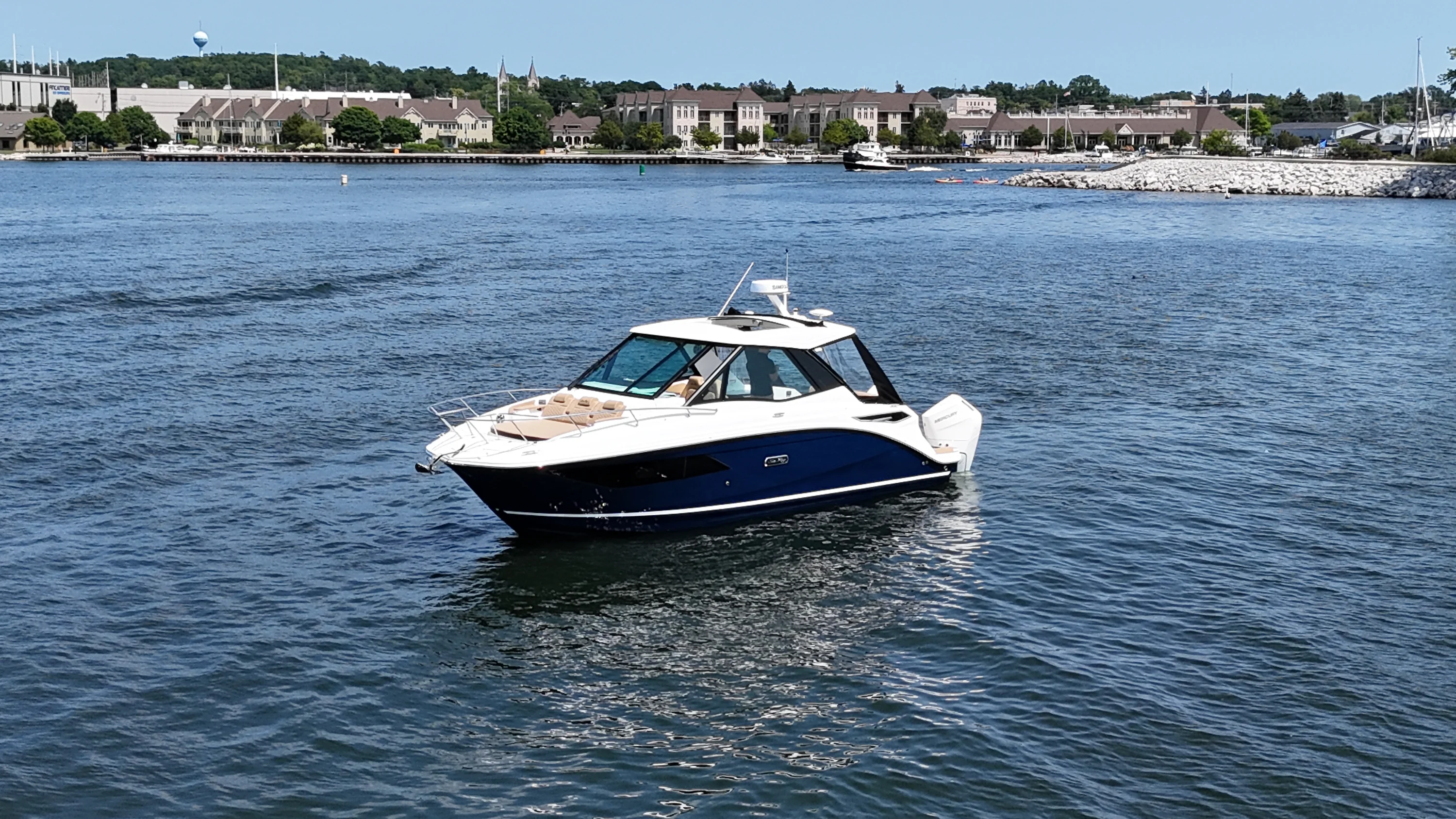 2026 Sea Ray Sundancer 320 Outboard Image Thumbnail #4