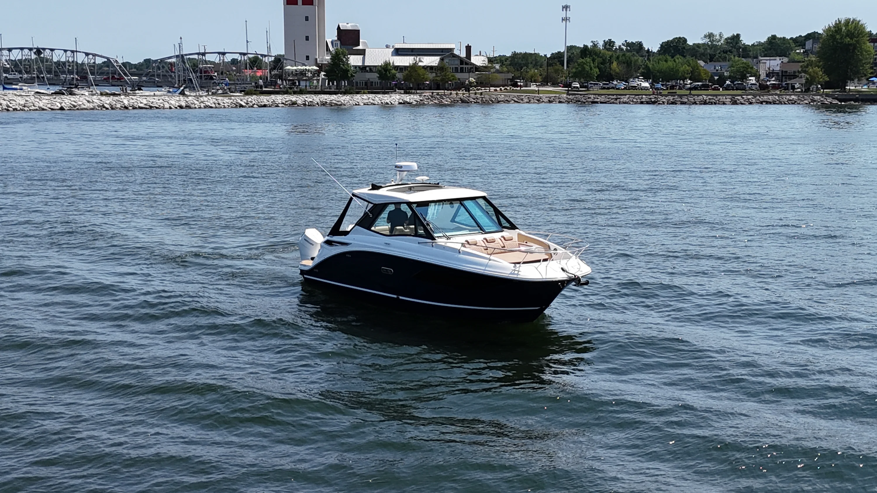 2026 Sea Ray Sundancer 320 Outboard Image Thumbnail #7