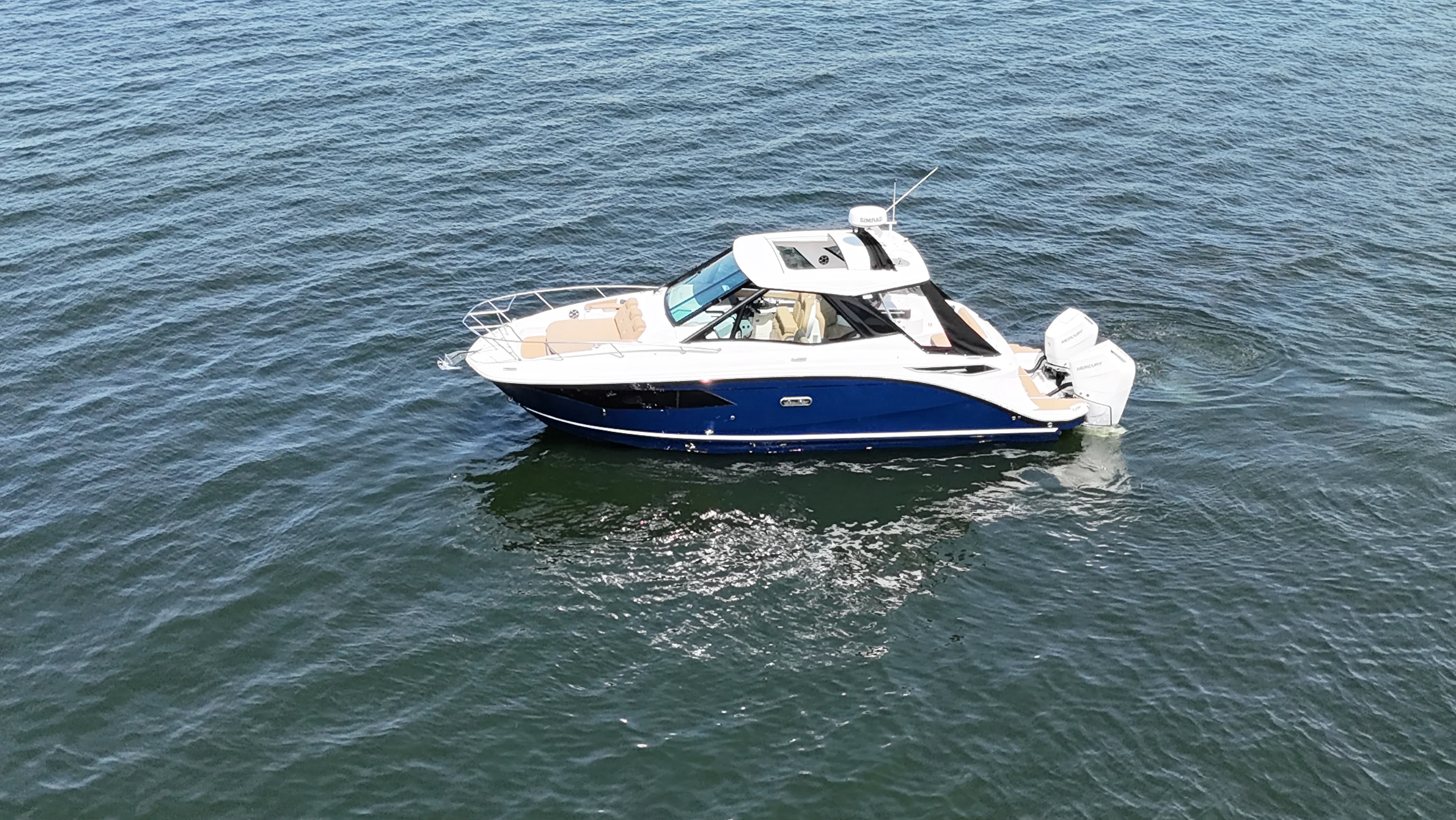 2026 Sea Ray Sundancer 320 Outboard Image Thumbnail #3
