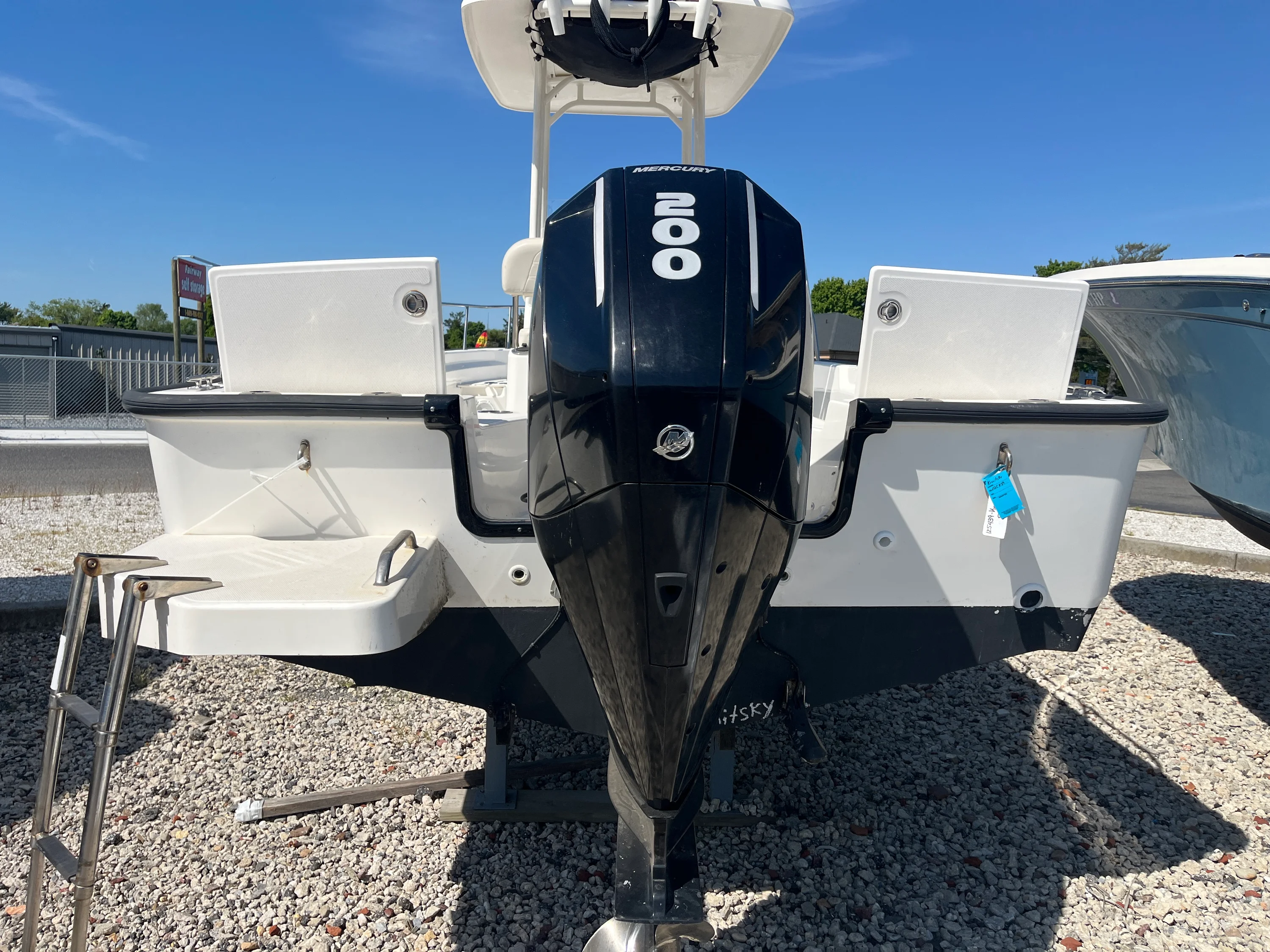 2021 Boston Whaler 210 MONTAUK Image Thumbnail #3
