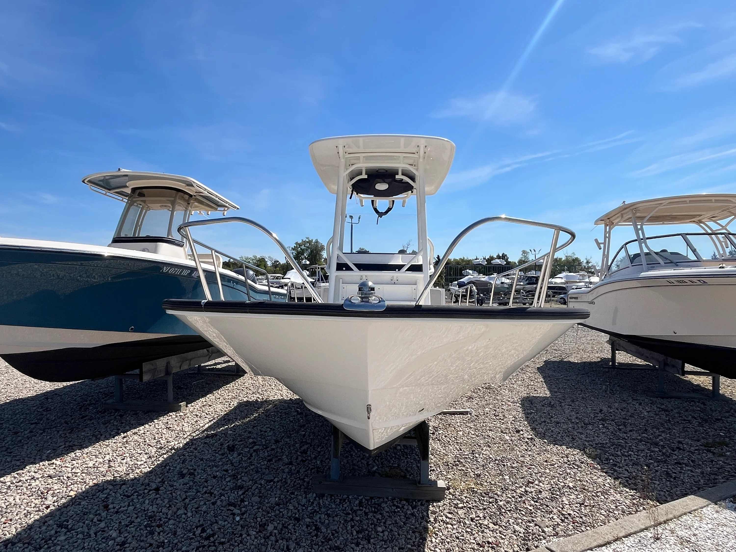 2021 Boston Whaler 210 MONTAUK Image Thumbnail #2