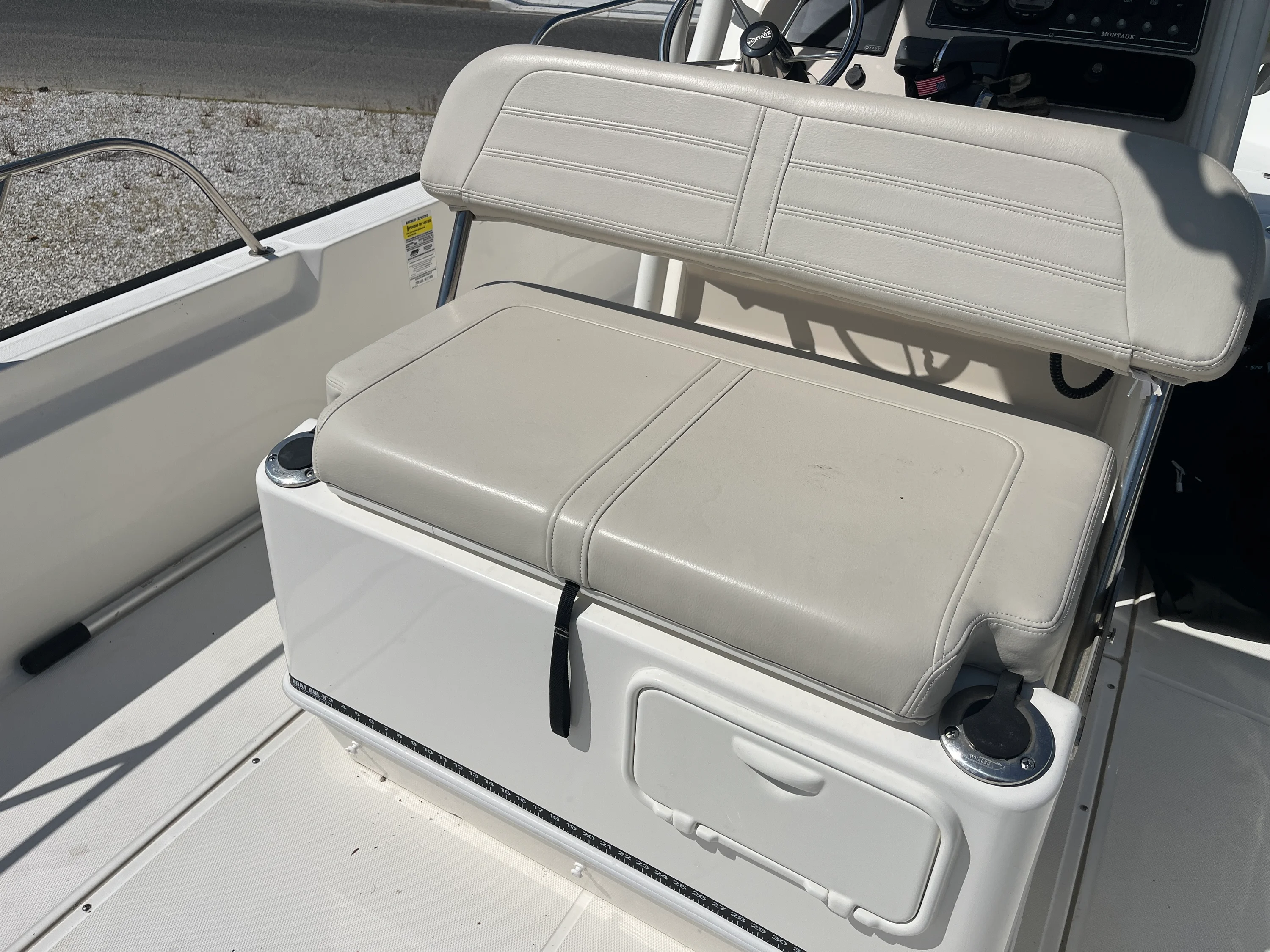 2021 Boston Whaler 210 MONTAUK Image Thumbnail #12
