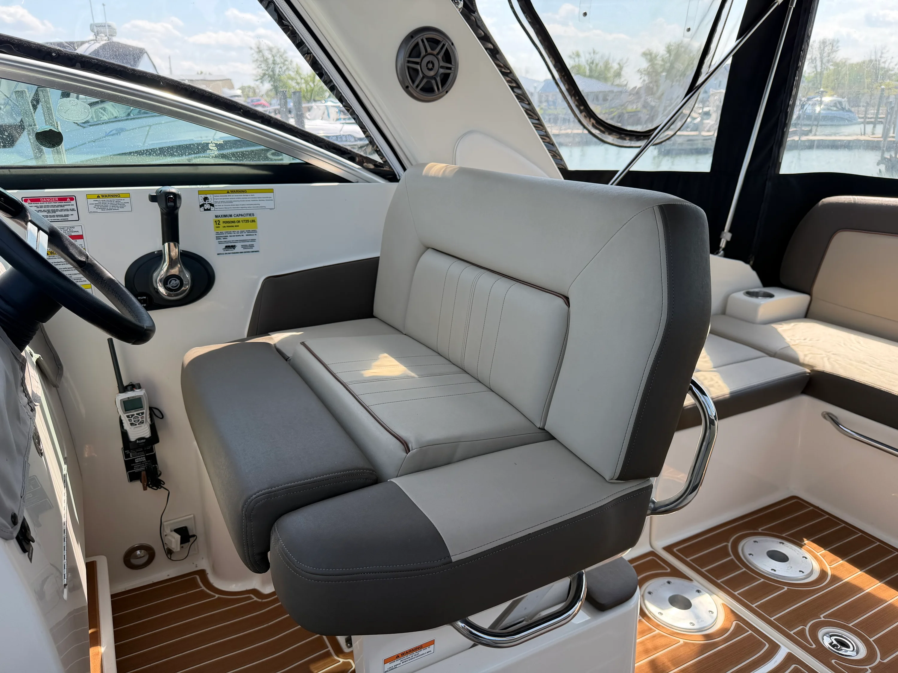 2014 Sea Ray 260 SUNDANCER Image Thumbnail #11