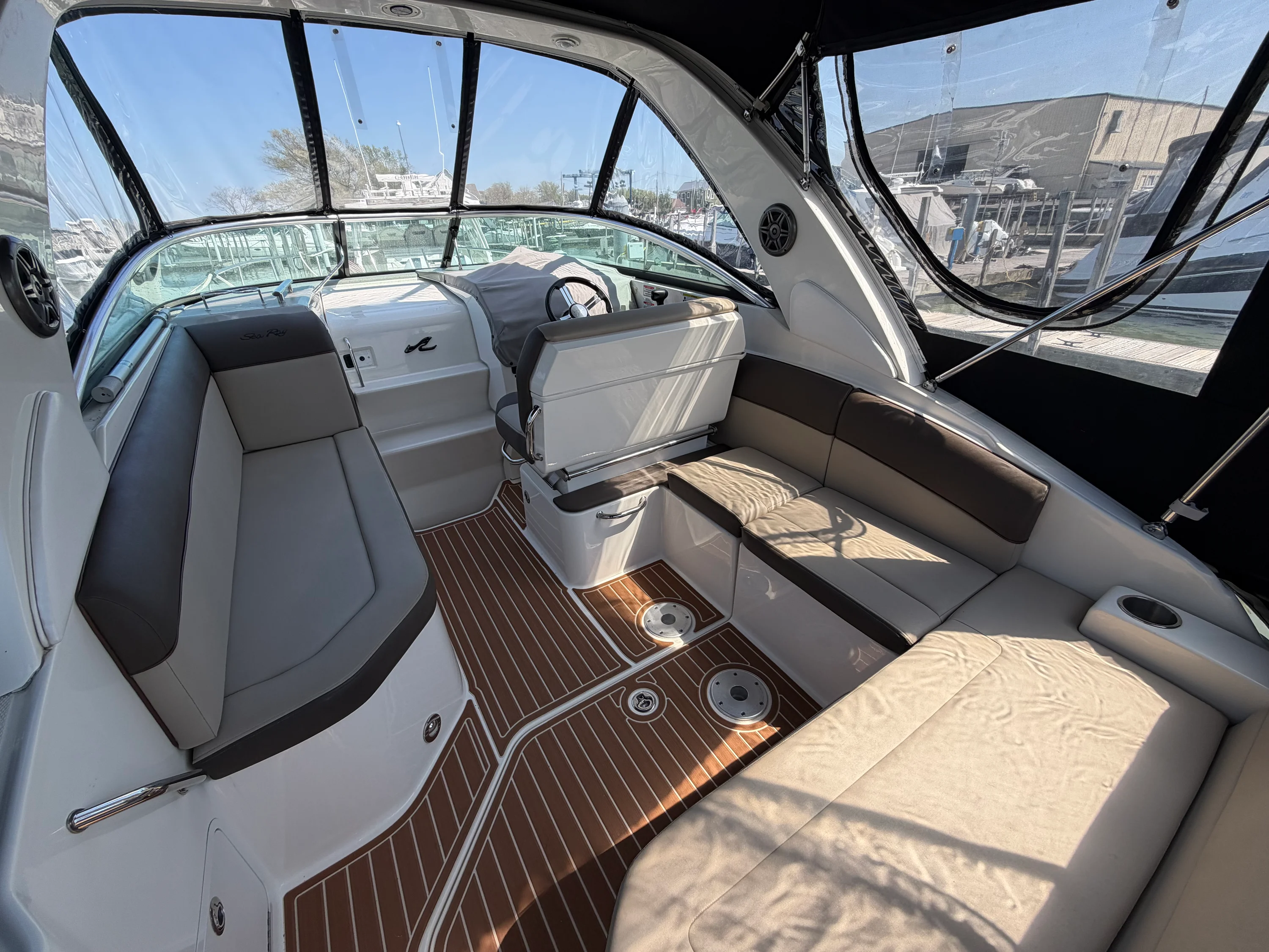 2014 Sea Ray 260 SUNDANCER Image Thumbnail #7