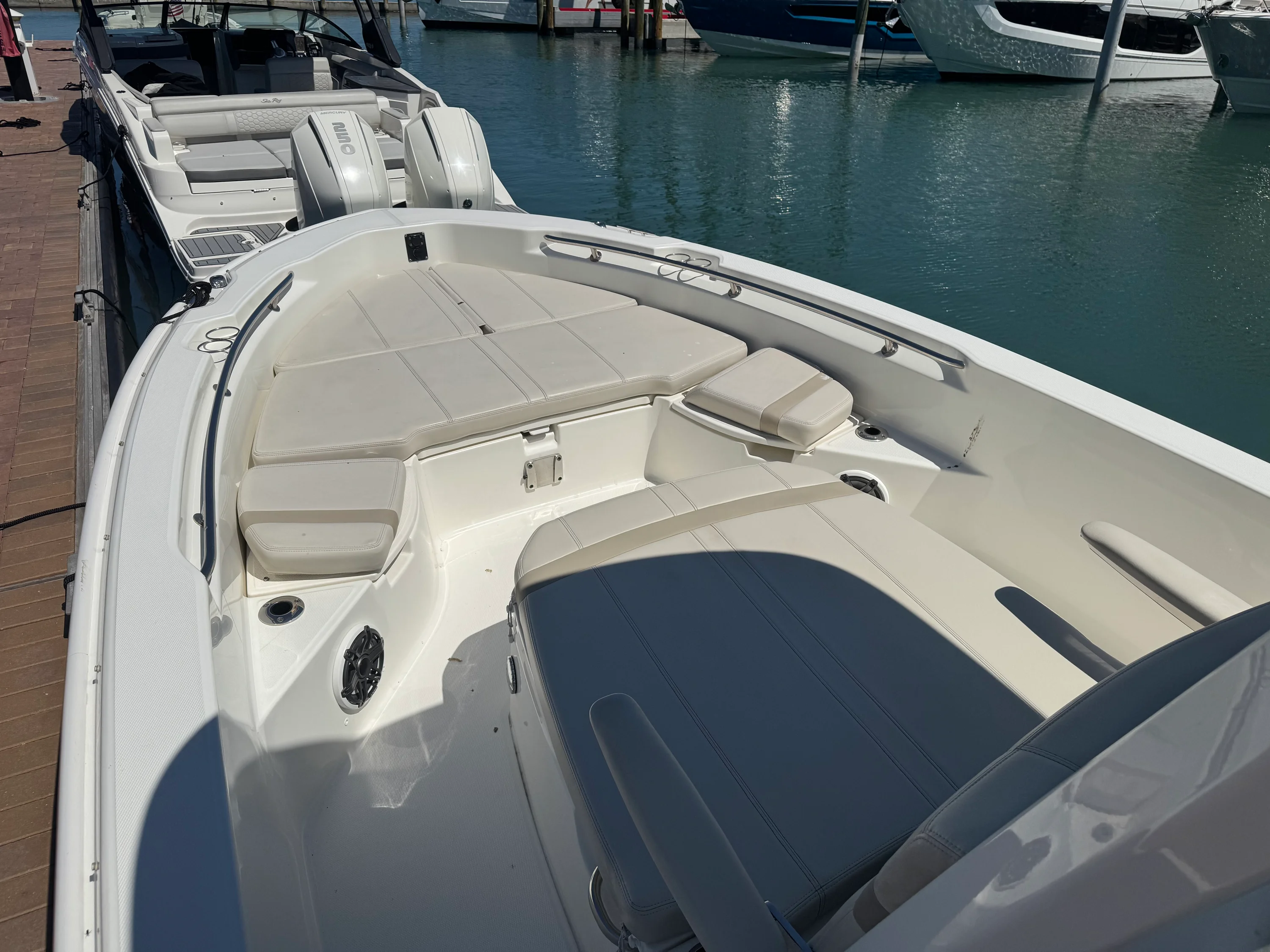 2023 Boston Whaler 250 DAUNTLESS Image Thumbnail #19
