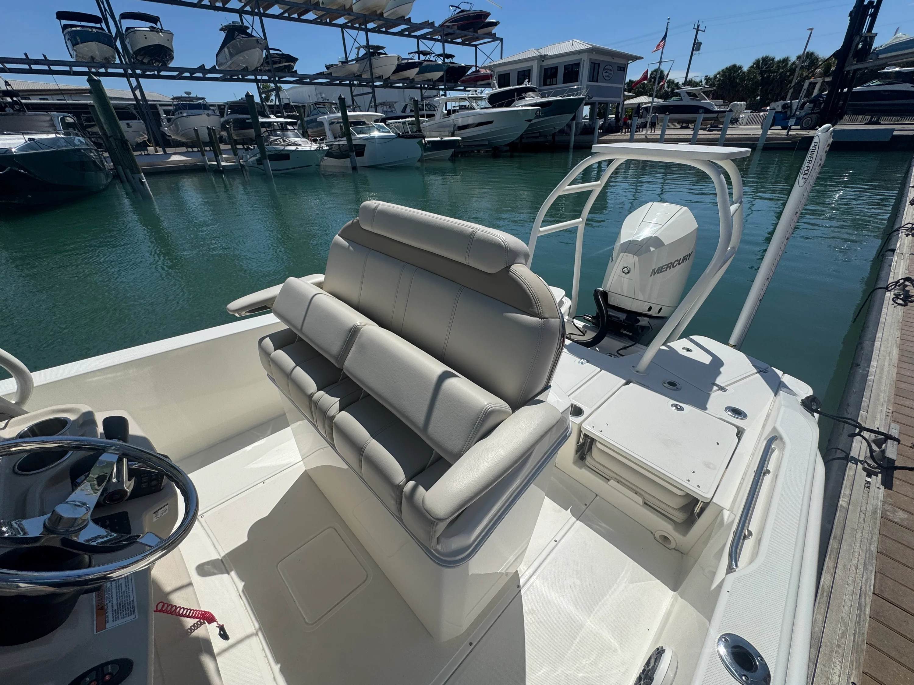 2023 Boston Whaler 250 DAUNTLESS Image Thumbnail #20