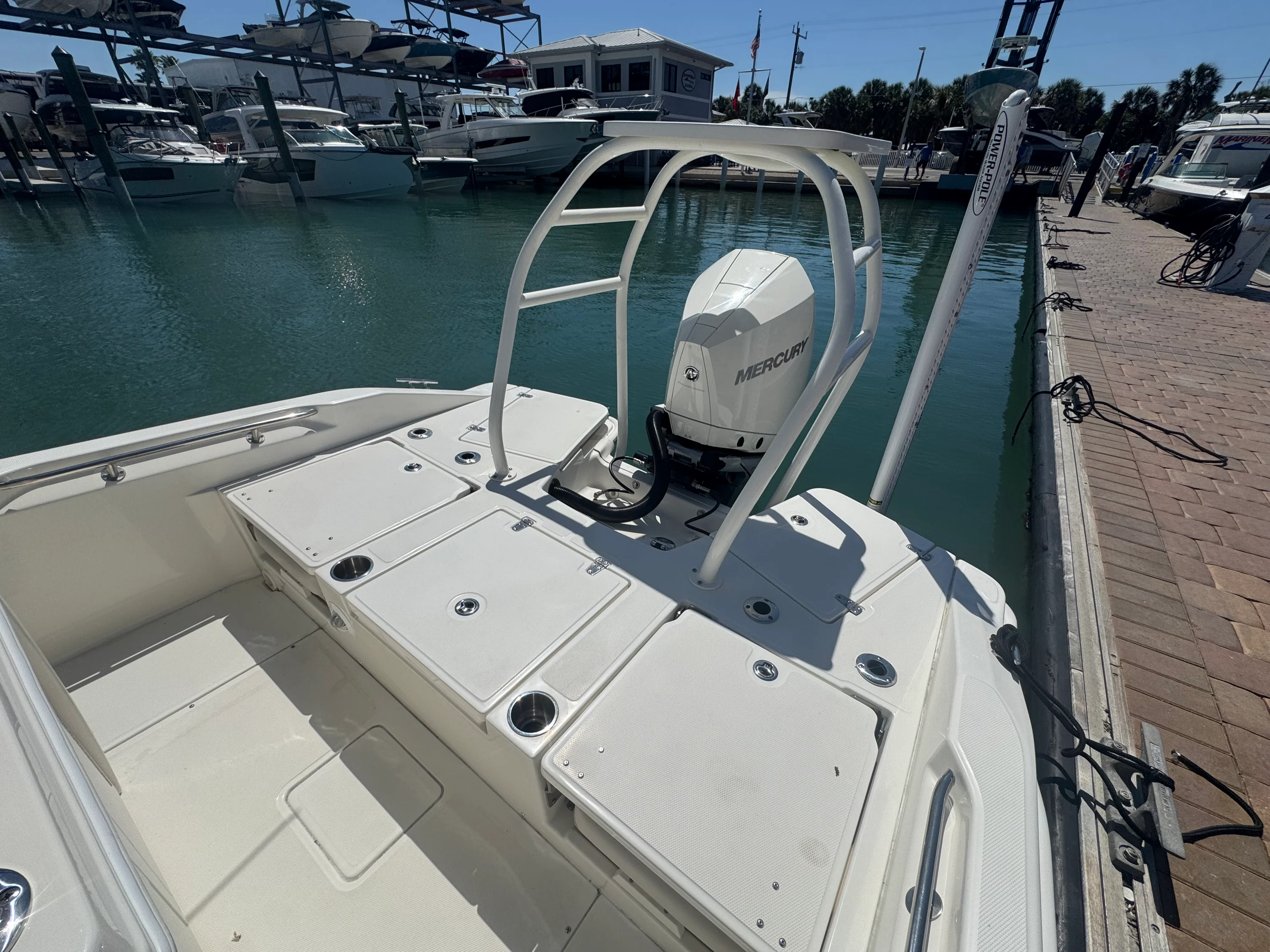 2023 Boston Whaler 250 DAUNTLESS Image Thumbnail #21