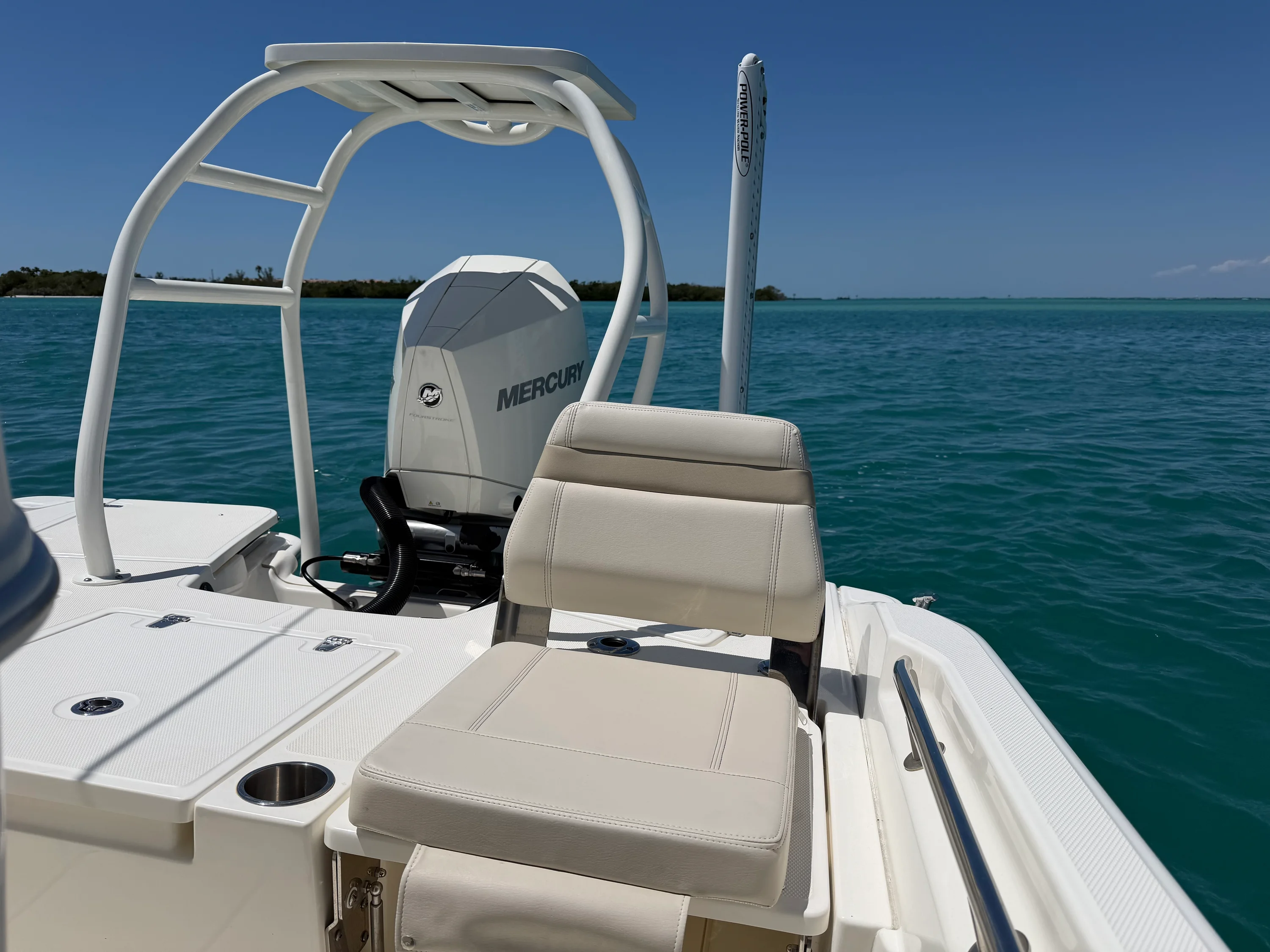 2023 Boston Whaler 250 DAUNTLESS Image Thumbnail #8