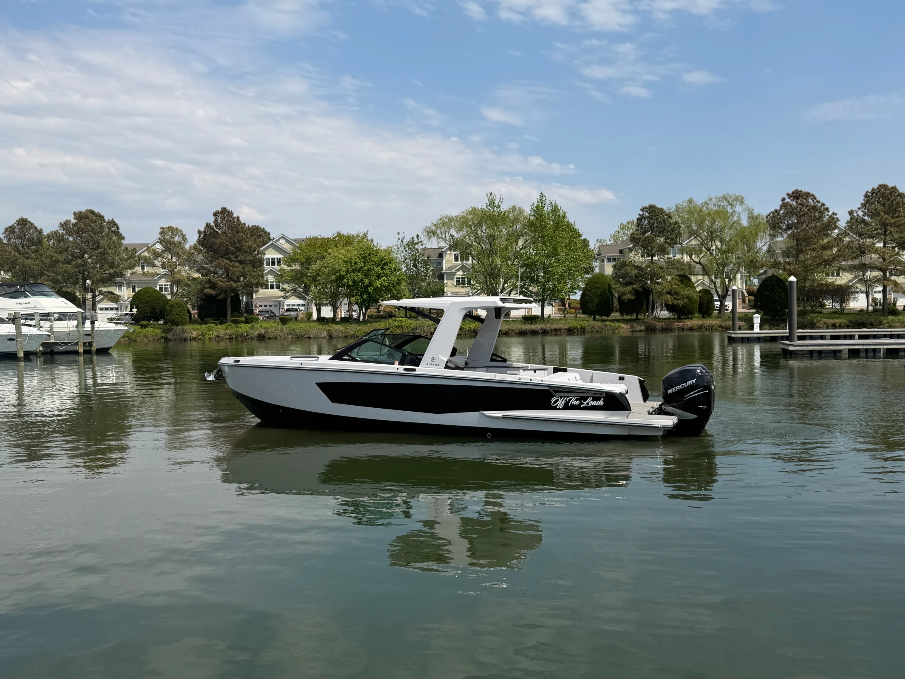 2023 Aviara AV32 Outboard Image Thumbnail #4