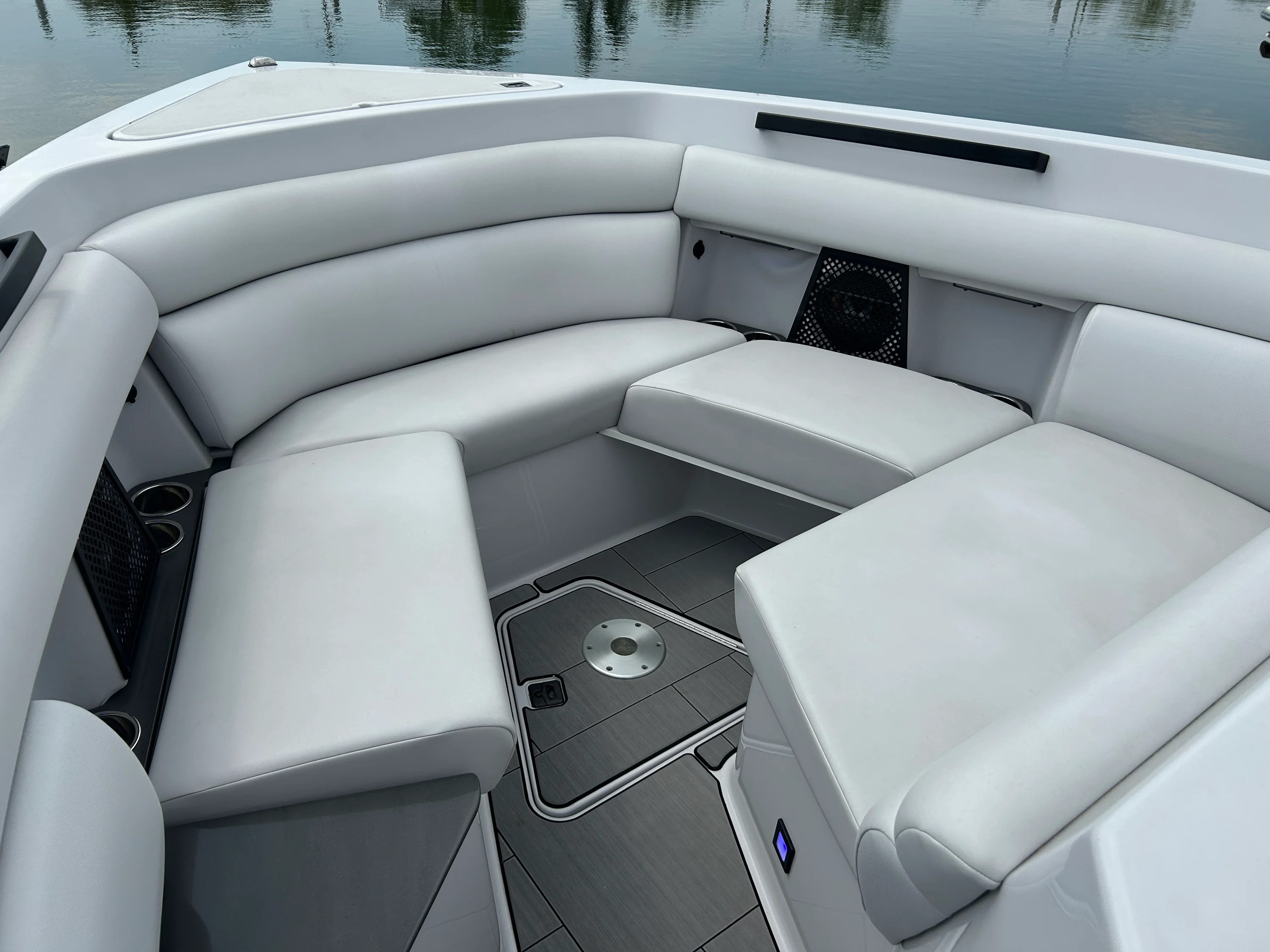 2023 Aviara AV32 Outboard Image Thumbnail #43