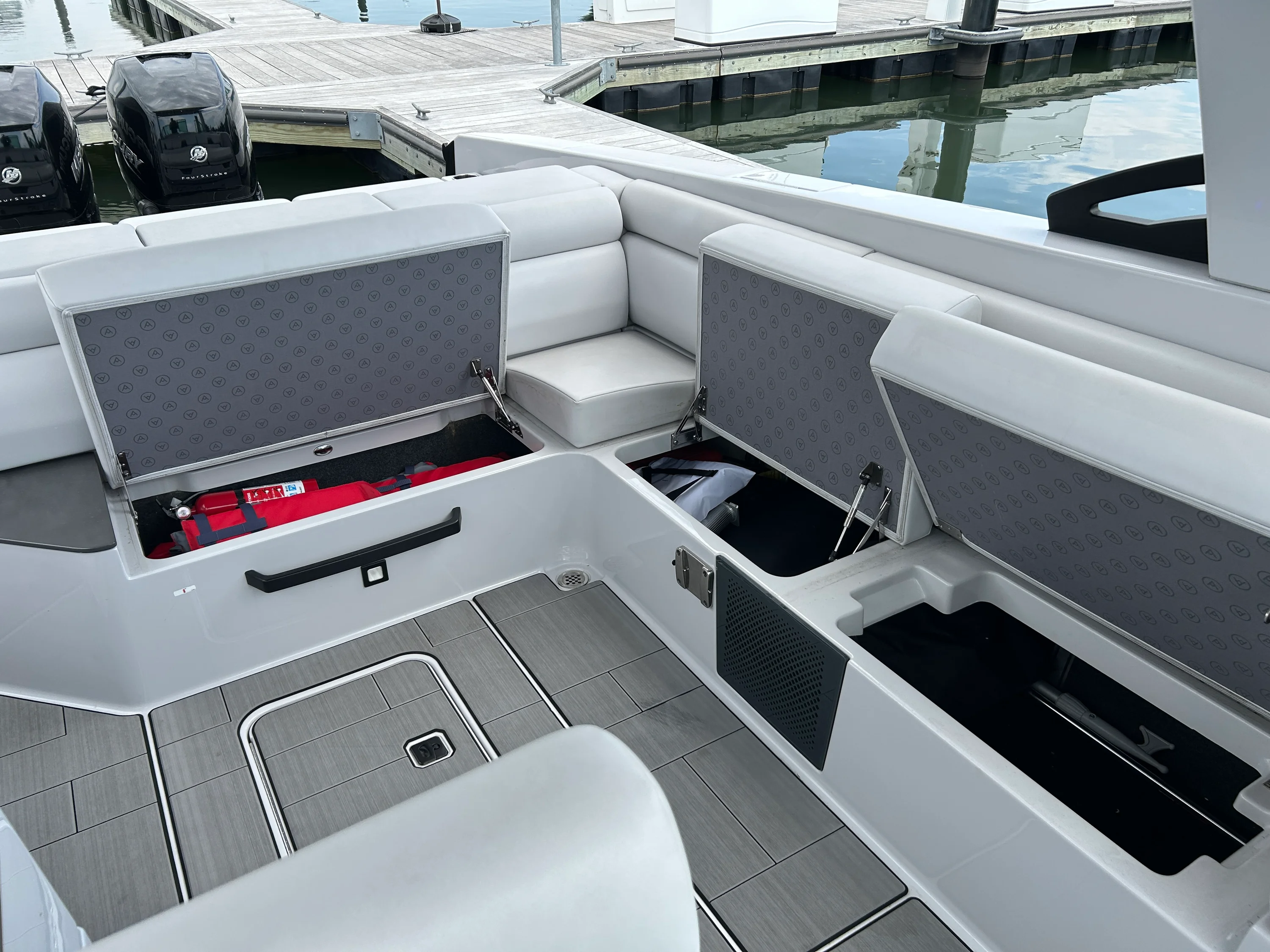2023 Aviara AV32 Outboard Image Thumbnail #18