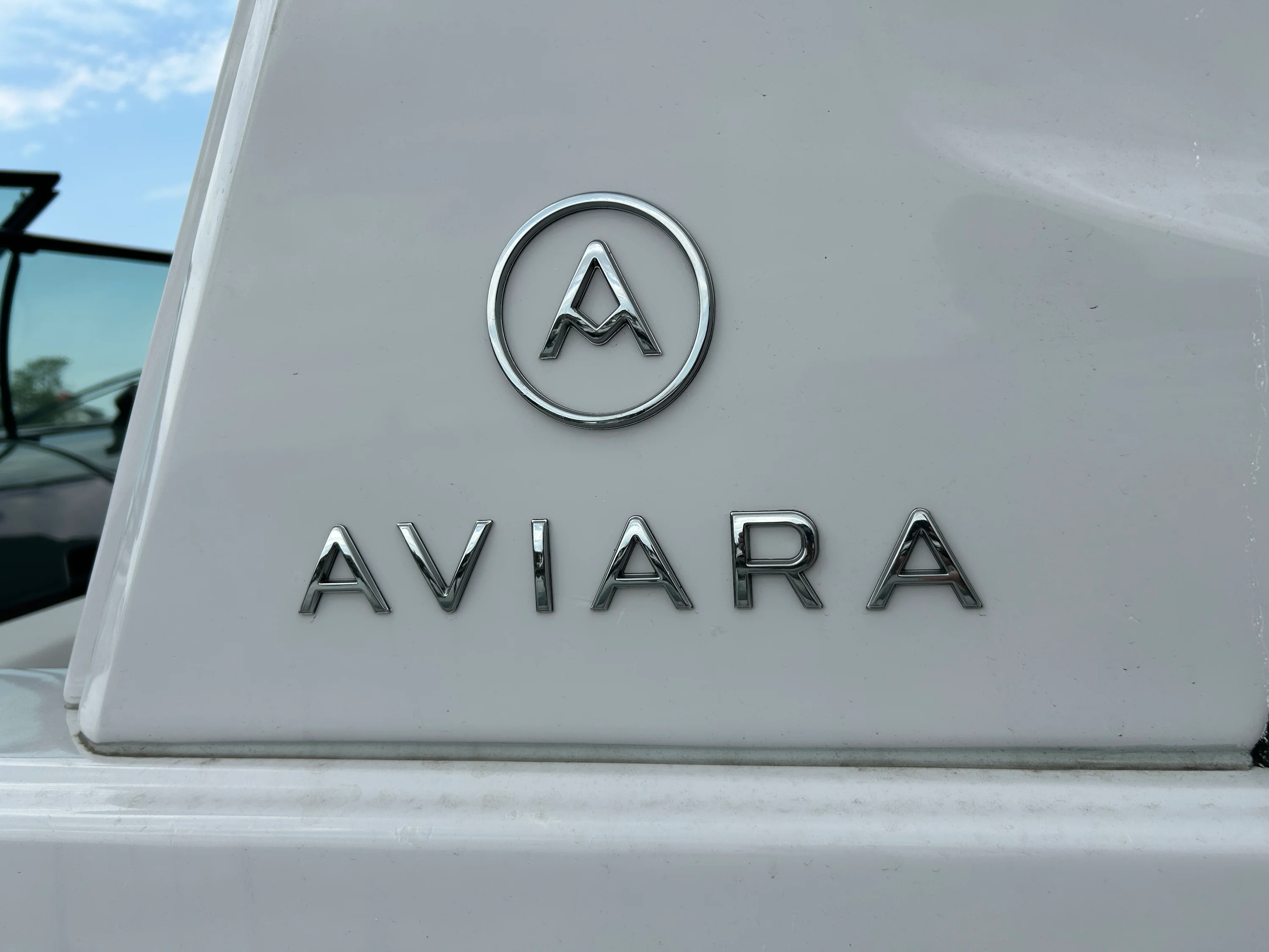 2023 Aviara AV32 Outboard Image Thumbnail #9