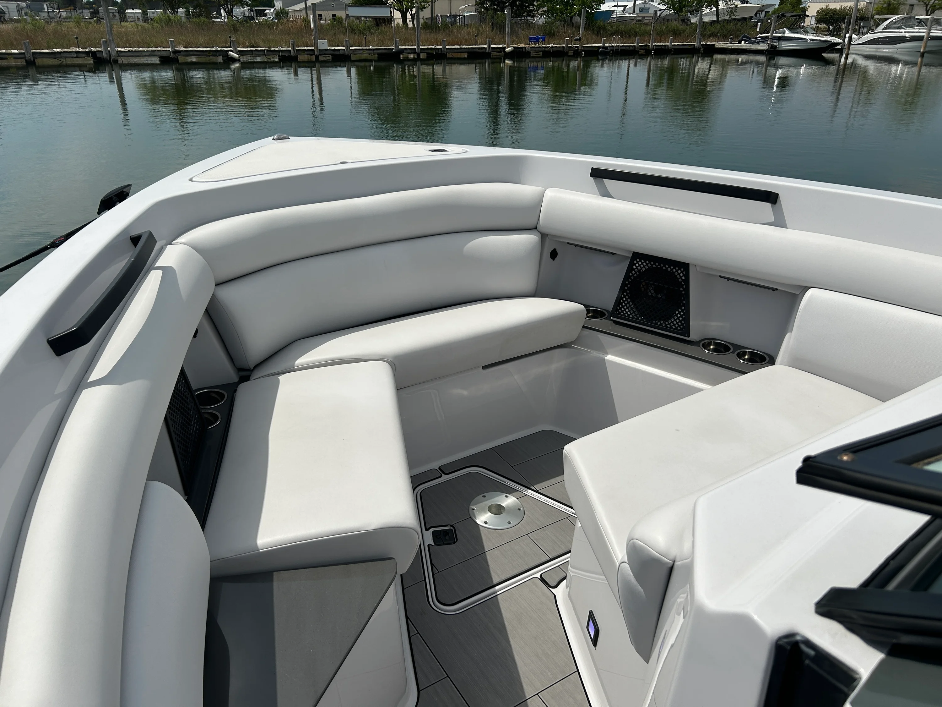 2023 Aviara AV32 Outboard Image Thumbnail #42