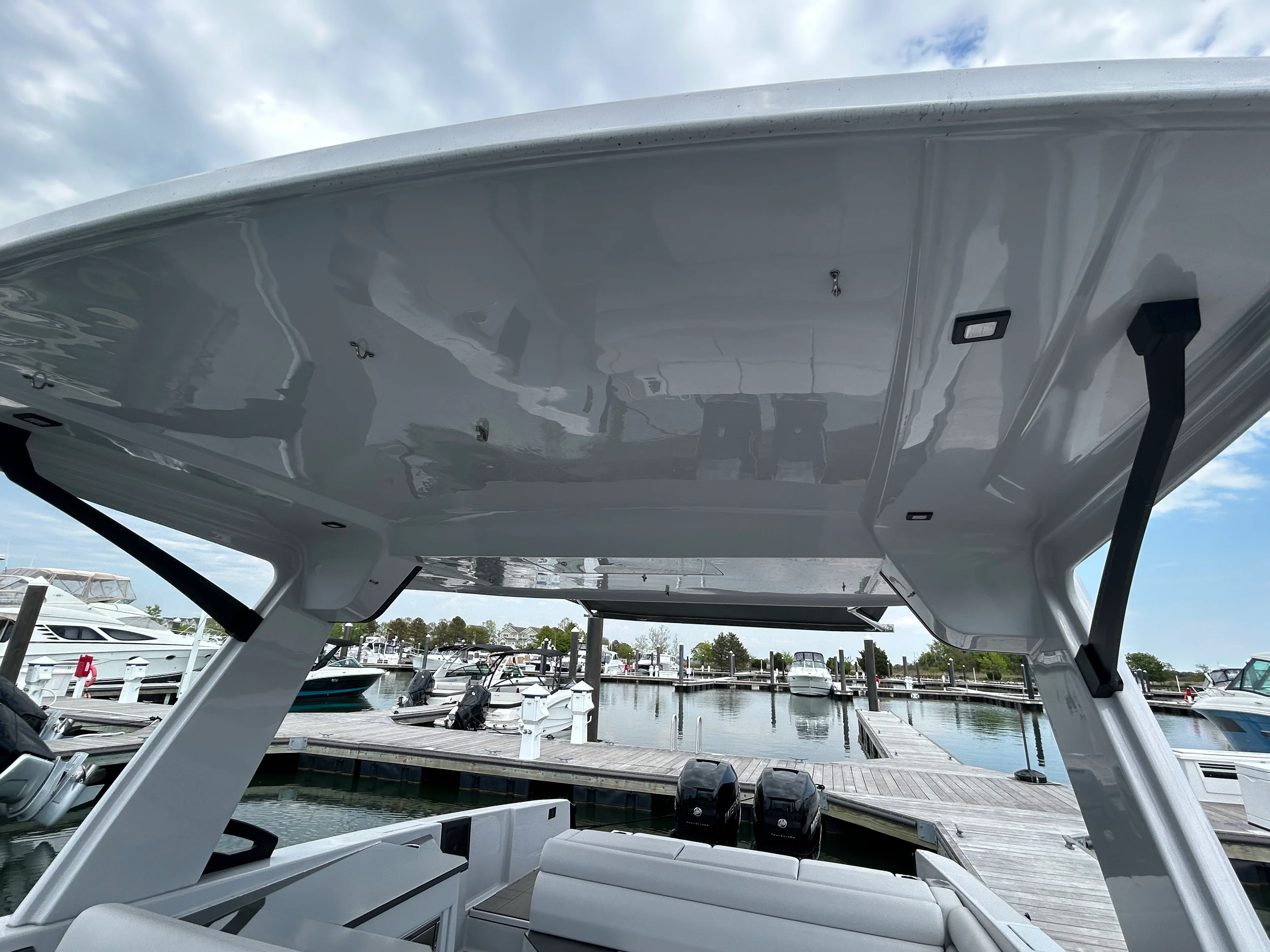 2023 Aviara AV32 Outboard Image Thumbnail #34