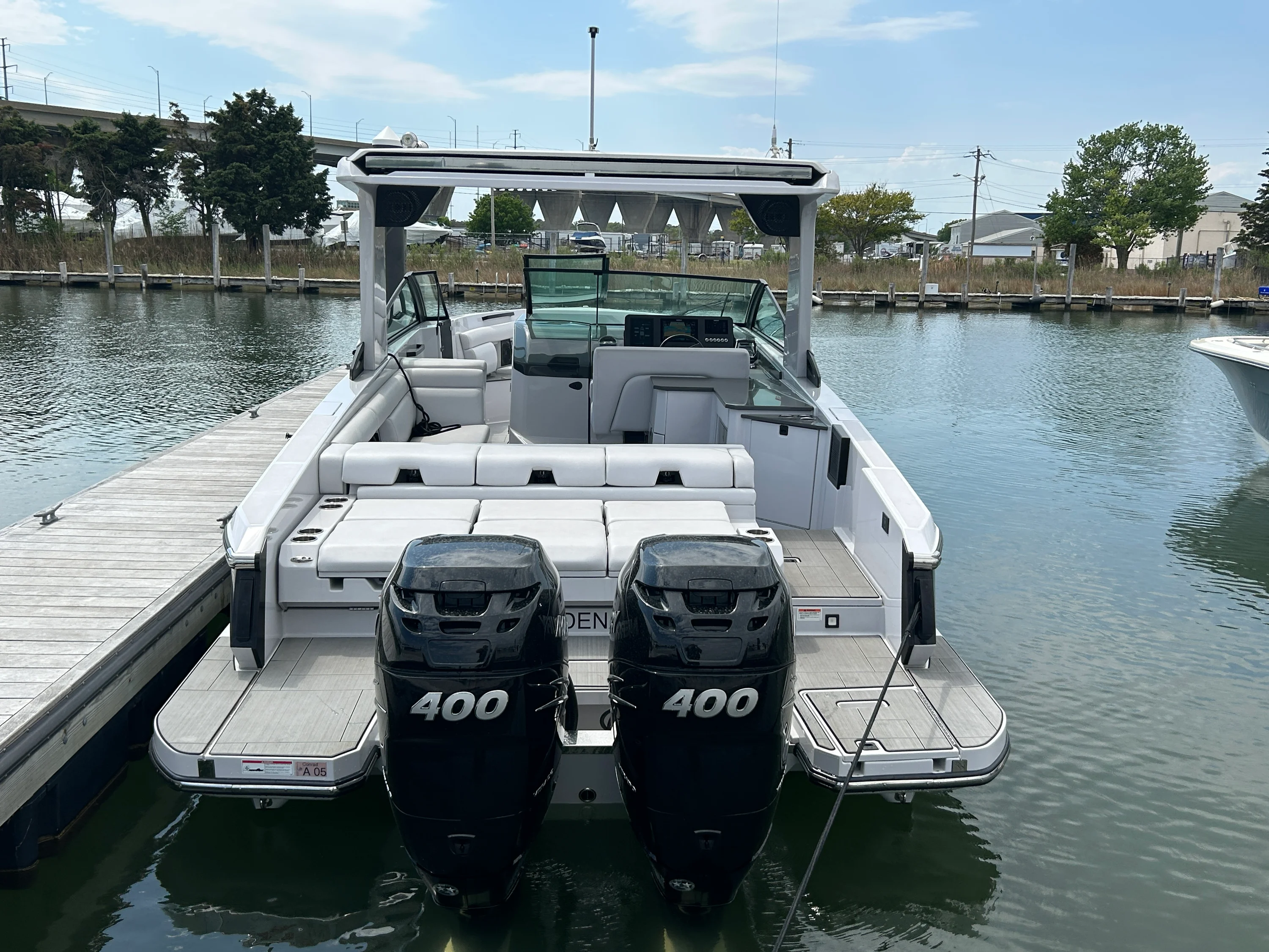 2023 Aviara AV32 Outboard Image Thumbnail #8