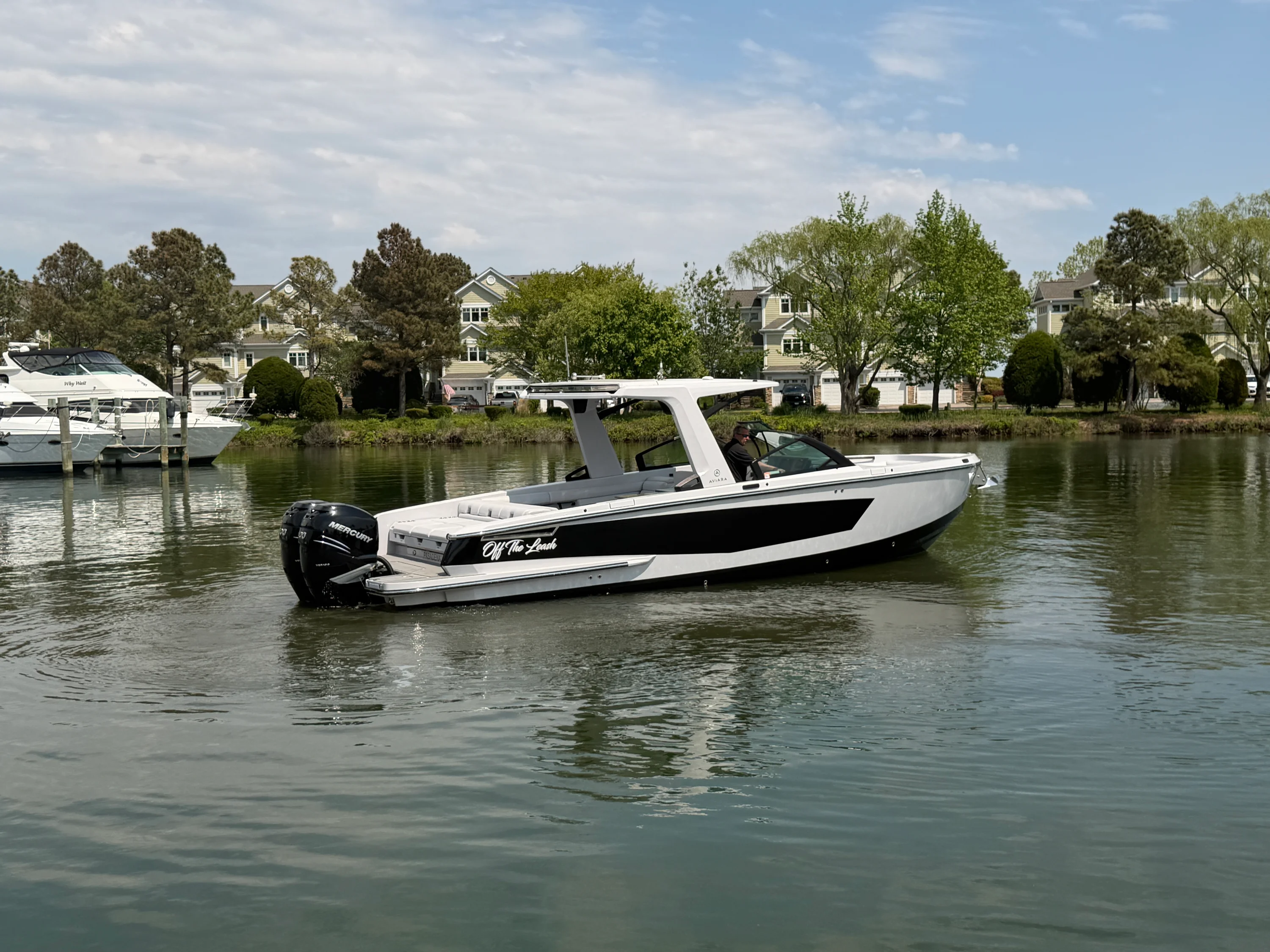 2023 Aviara AV32 Outboard Image Thumbnail #1
